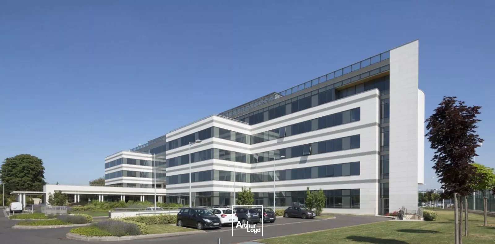 Bureaux neufs en bordure de la Seine, espaces verts et services pour un confort optimal