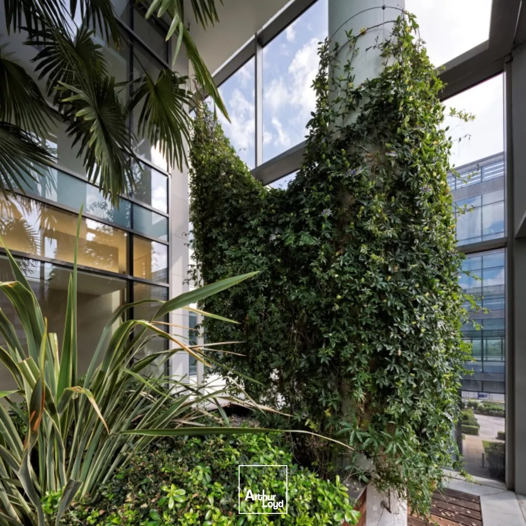 Bureaux neufs en bordure de la Seine, espaces verts et services pour un confort optimal