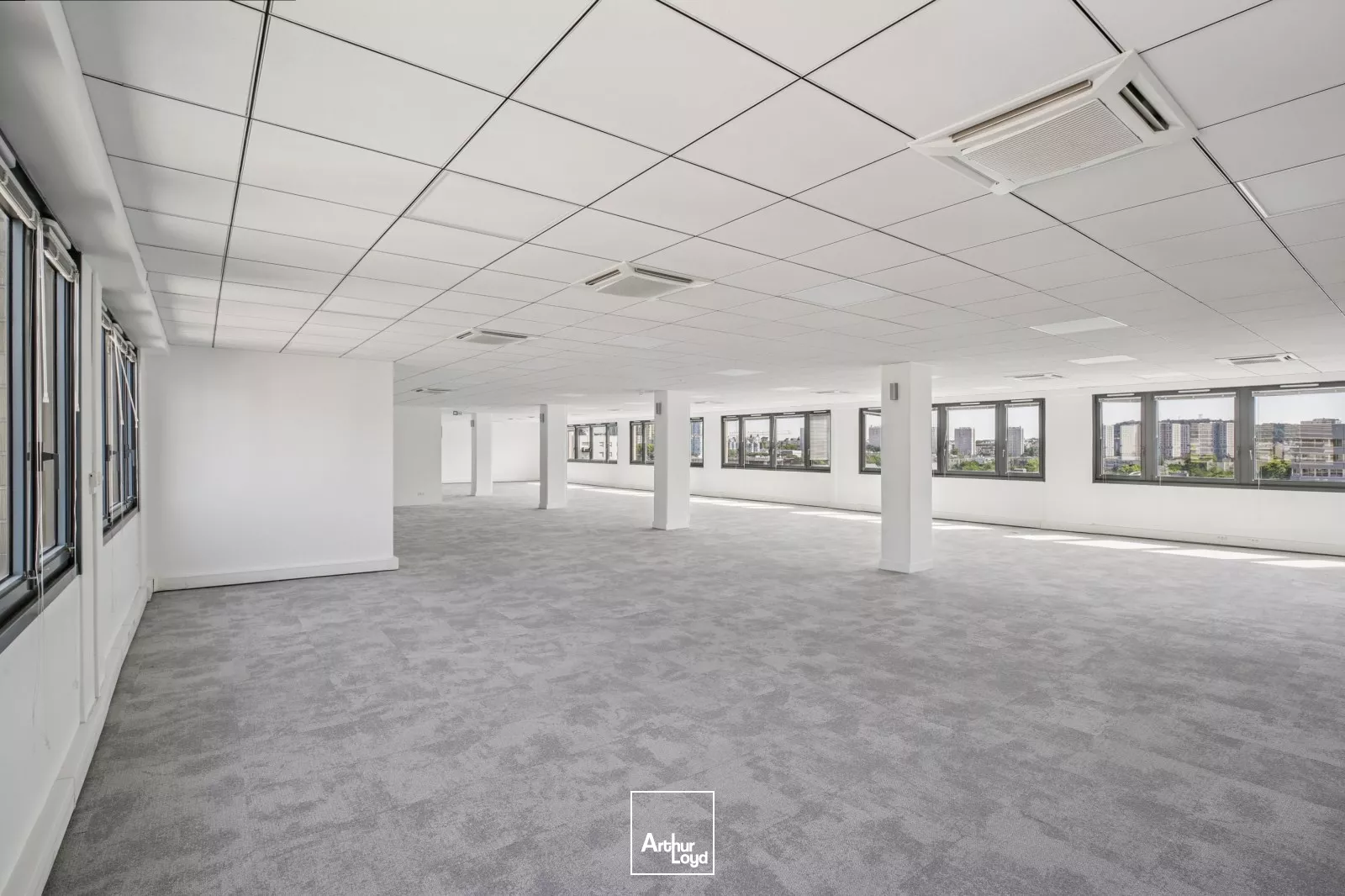 Nanterre - Bureaux rénovés, modernes et fonctionnels - Au pied du RER A Nanterre-Préfecture