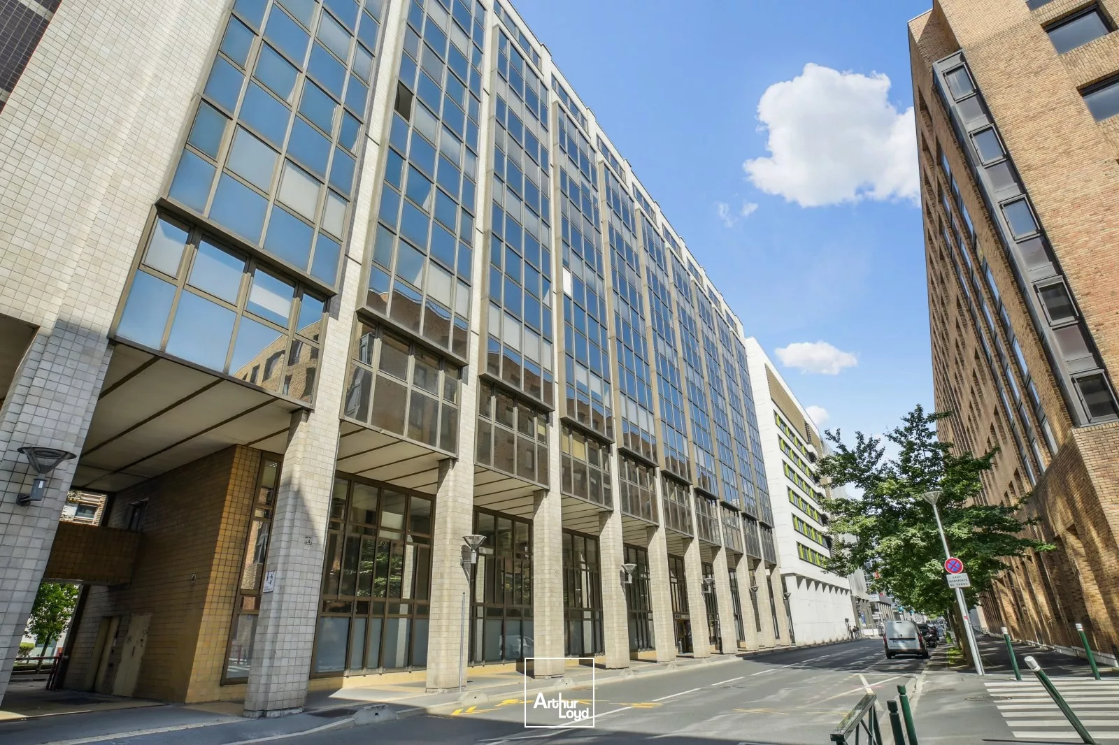 Nanterre - Bureaux rénovés, modernes et fonctionnels - Au pied du RER A Nanterre-Préfecture