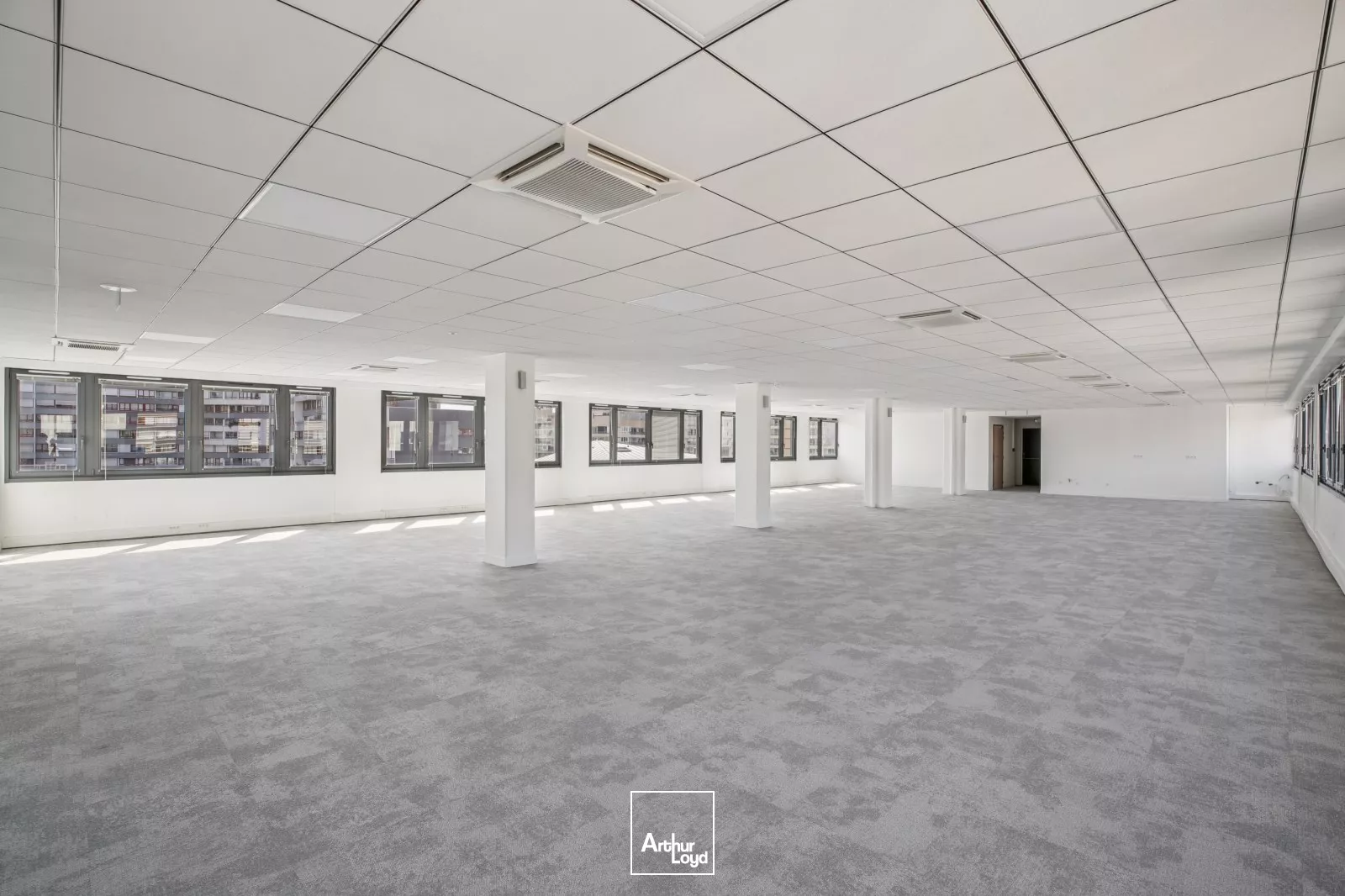 Nanterre - Bureaux rénovés, modernes et fonctionnels - Au pied du RER A Nanterre-Préfecture