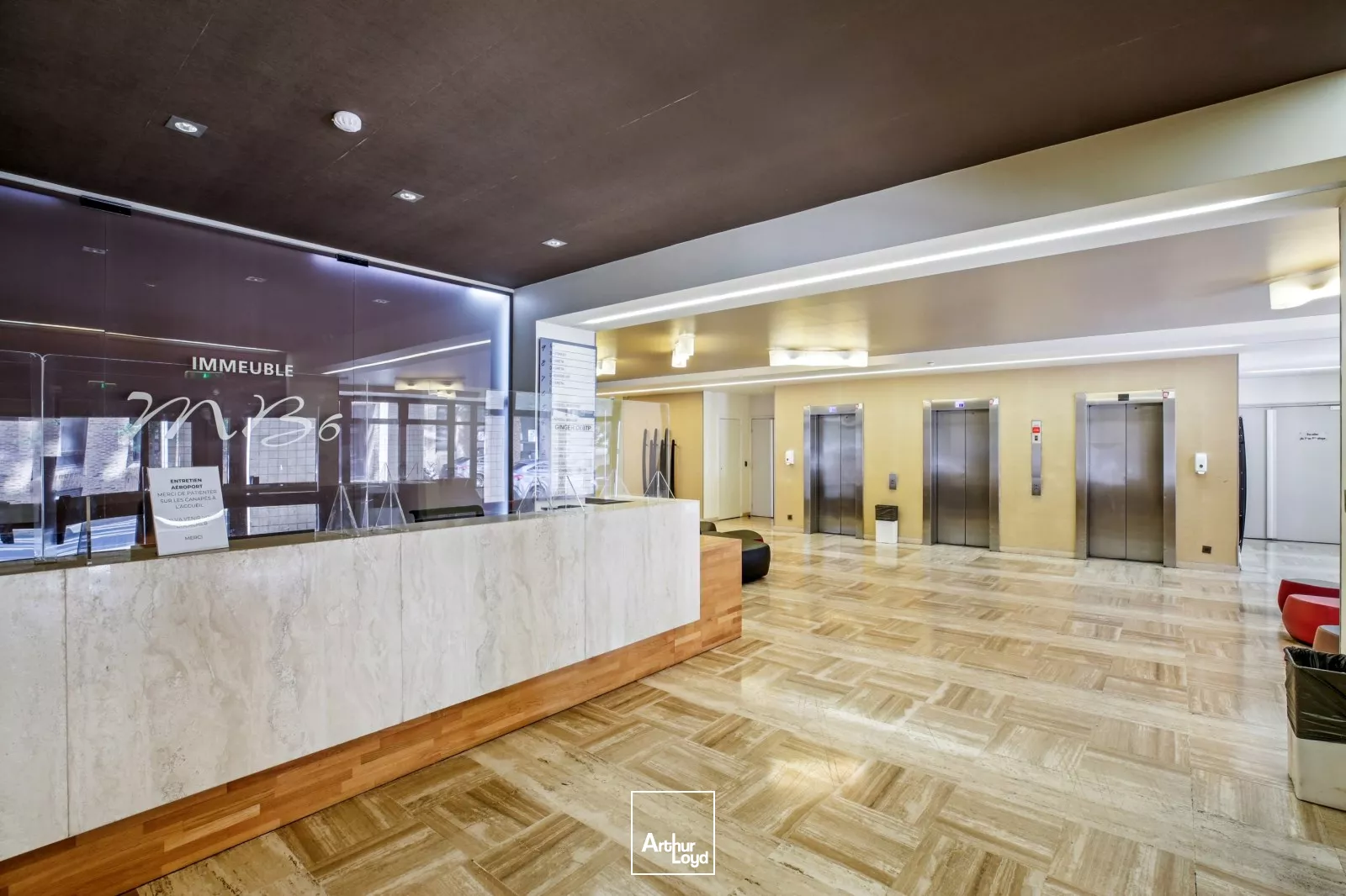 Nanterre - Bureaux rénovés, modernes et fonctionnels - Au pied du RER A Nanterre-Préfecture