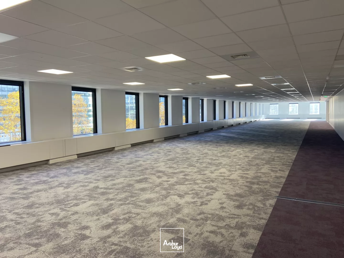 Bureaux à louer à COURBEVOIE LA DEFENSE 92400