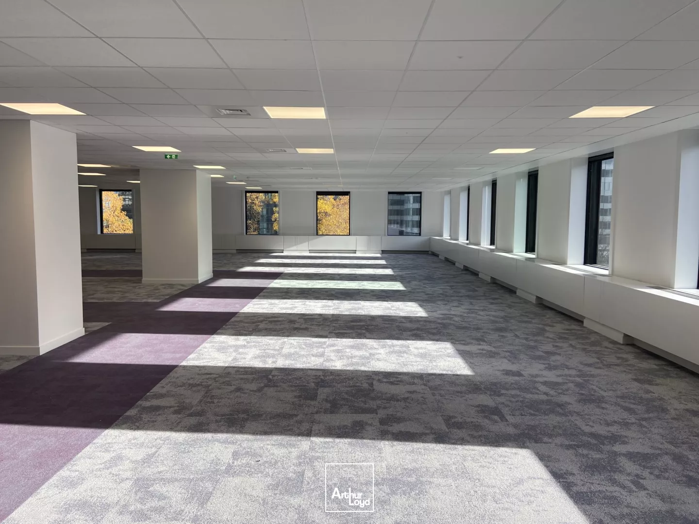 Bureaux à louer à COURBEVOIE LA DEFENSE 92400