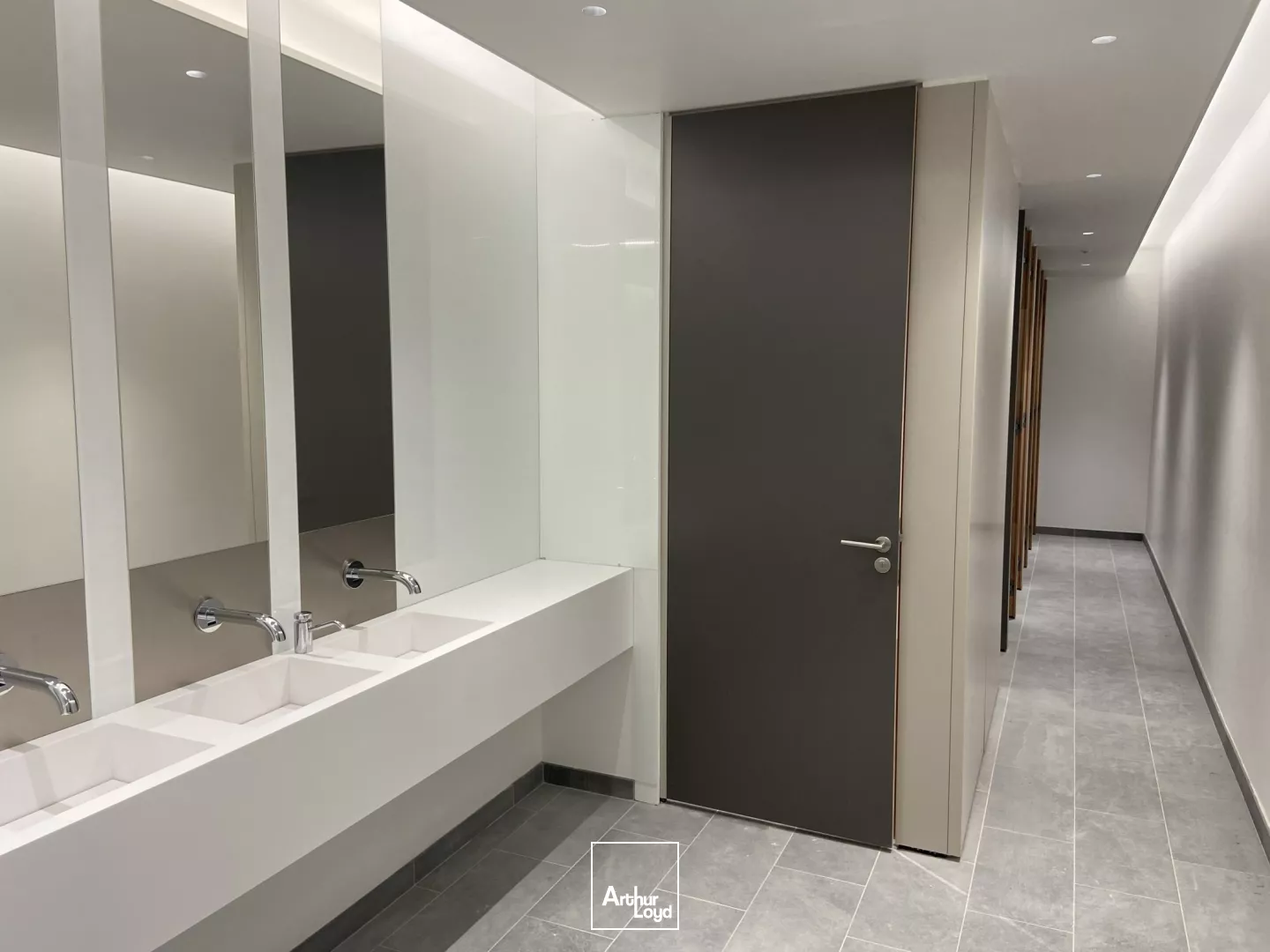 Bureaux à louer à COURBEVOIE LA DEFENSE 92400