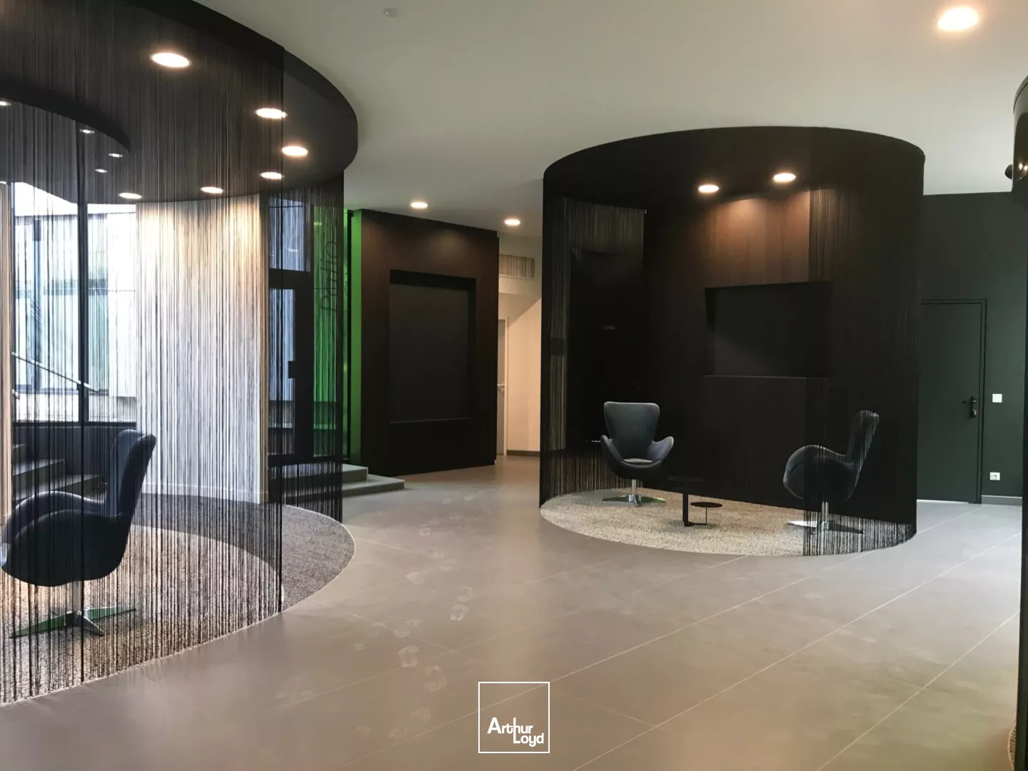 Immeuble rénové à Gennevilliers, avec patio intérieur - Transformation possible du RDC