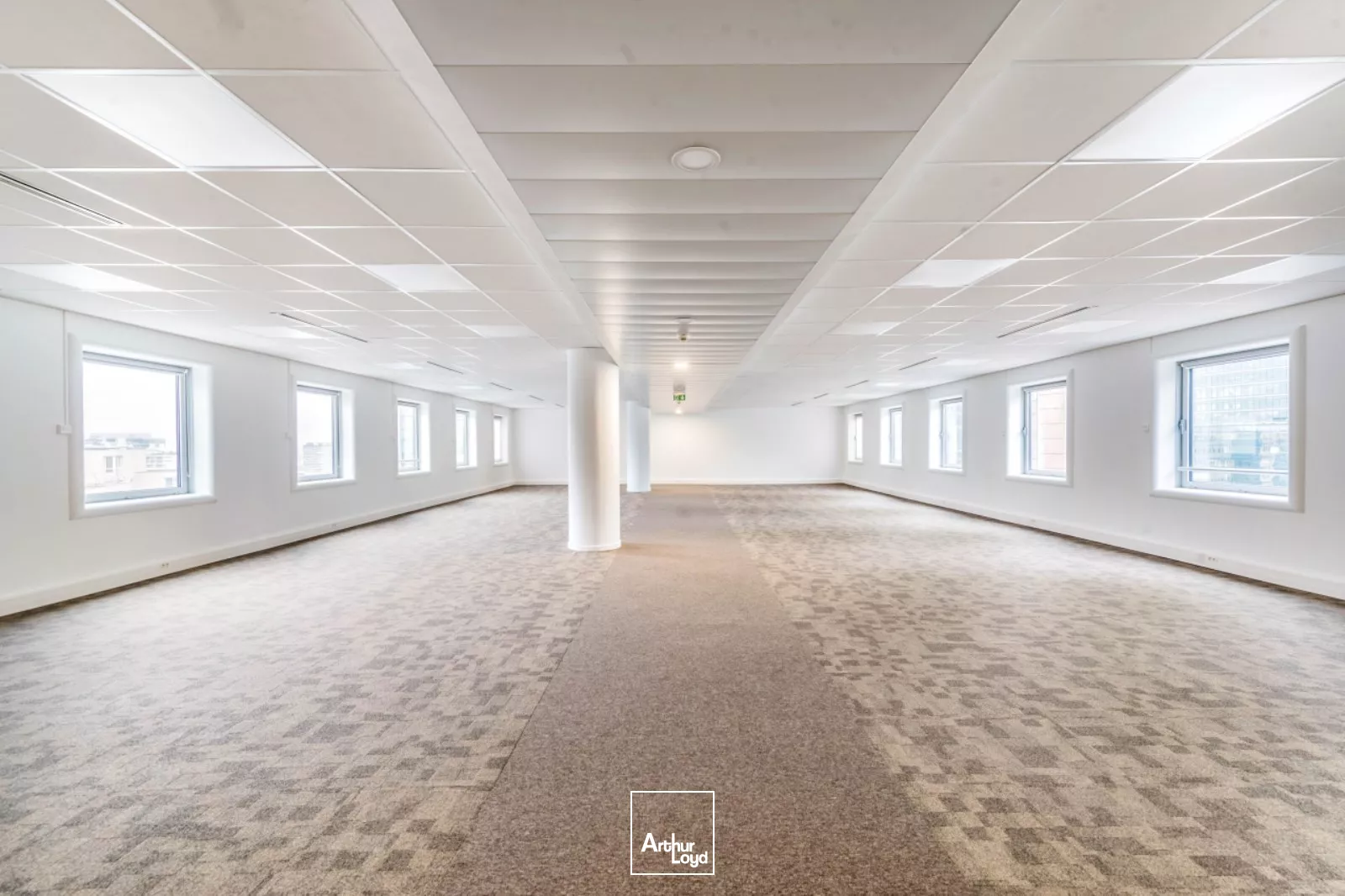 Bureaux à louer à COURBEVOIE LA DEFENSE 92400