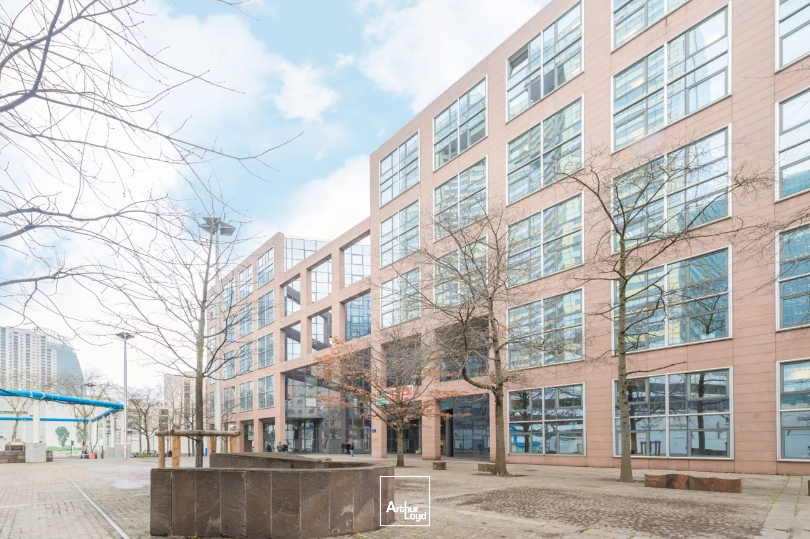 Bureaux à louer à COURBEVOIE LA DEFENSE 92400