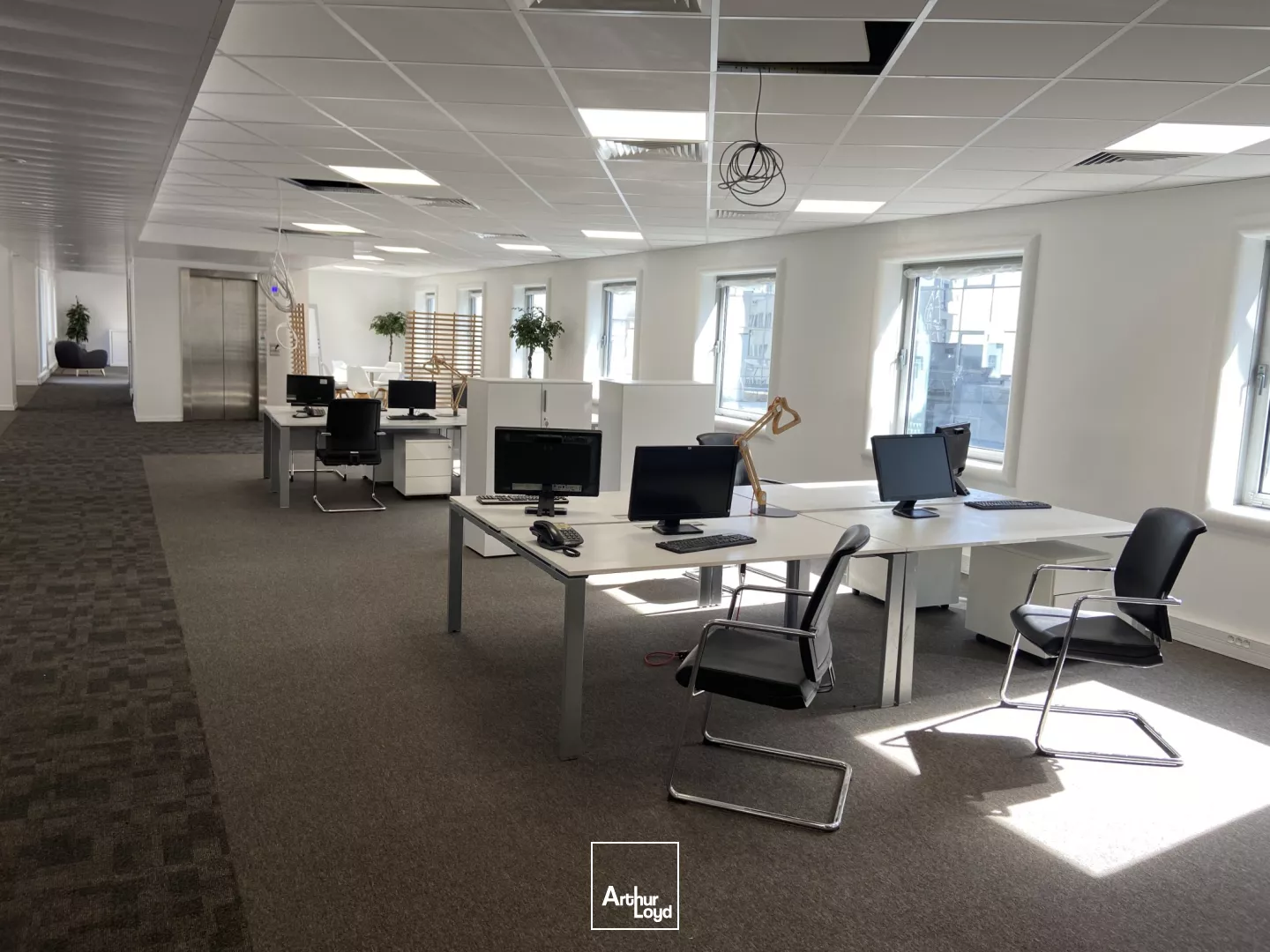 Bureaux à louer à COURBEVOIE LA DEFENSE 92400