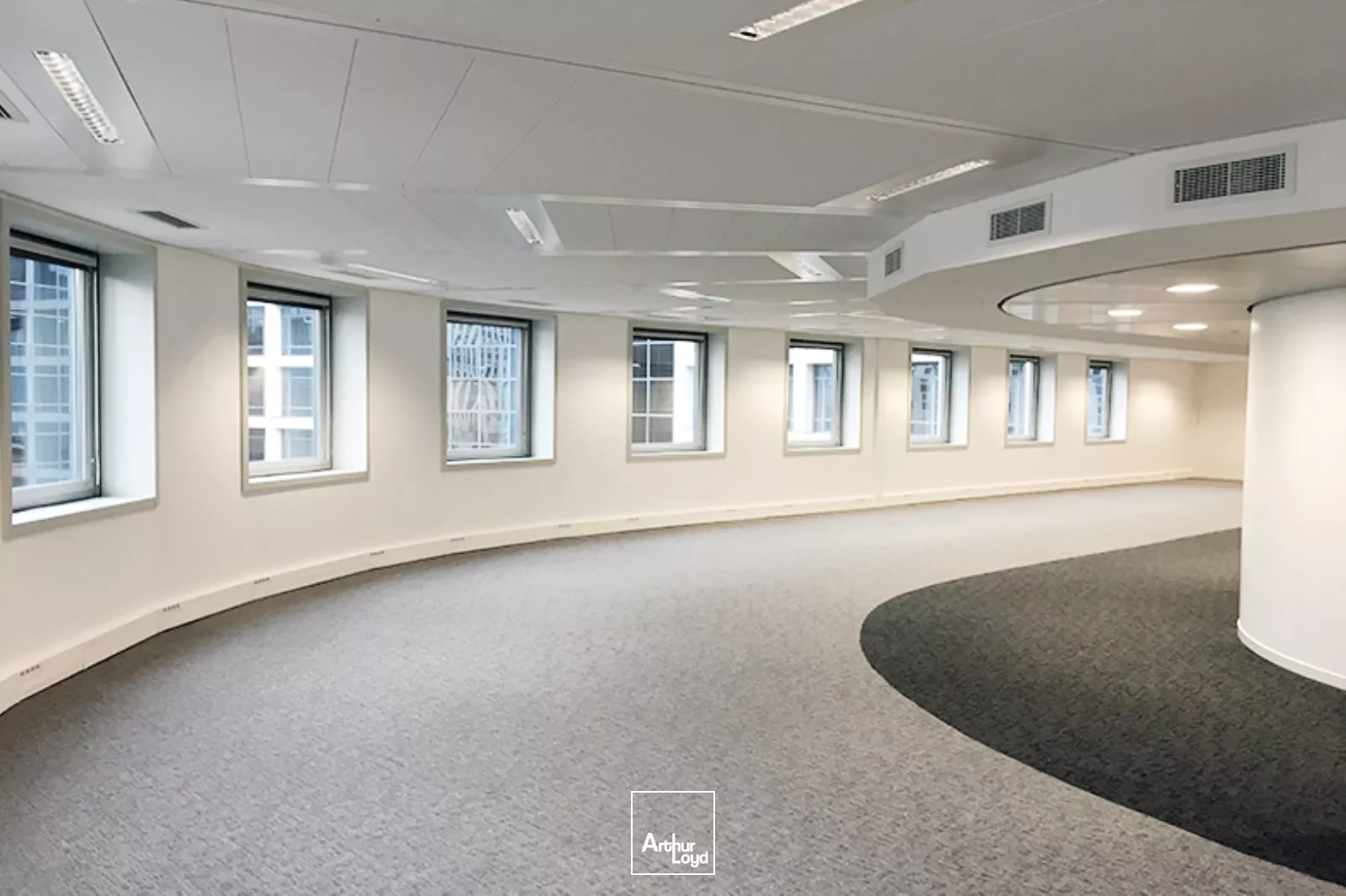 Espaces de bureaux fonctionnels à proximité de la dalle de la Défense