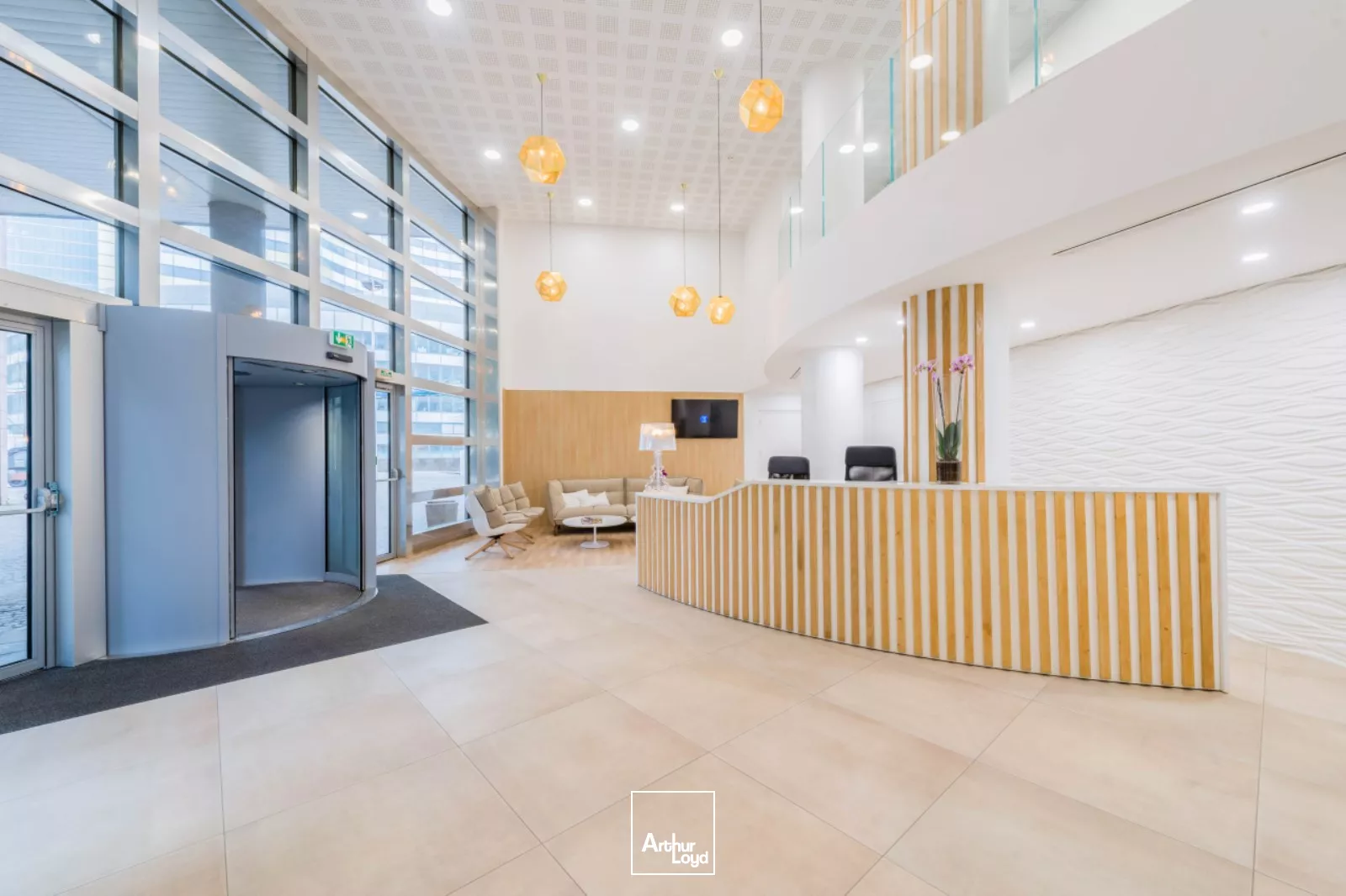 Openspace entièrement rénové au pied de la Défense