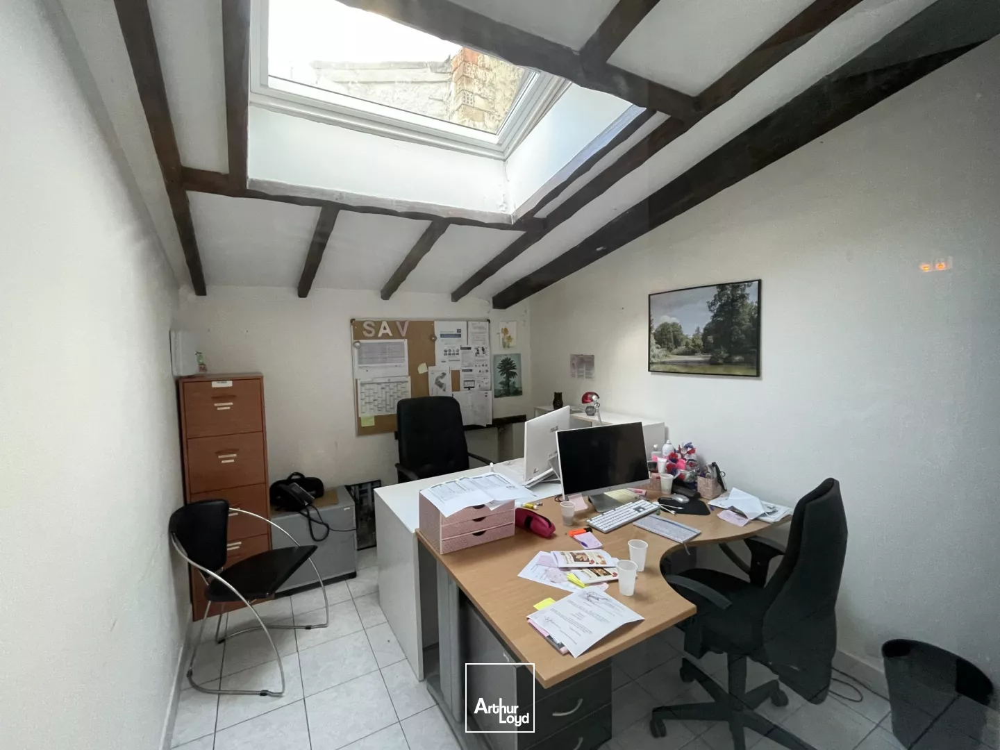 Bureaux au coeur de Nanterre - Vitrine en façade - Idéal pour recevoir du public
