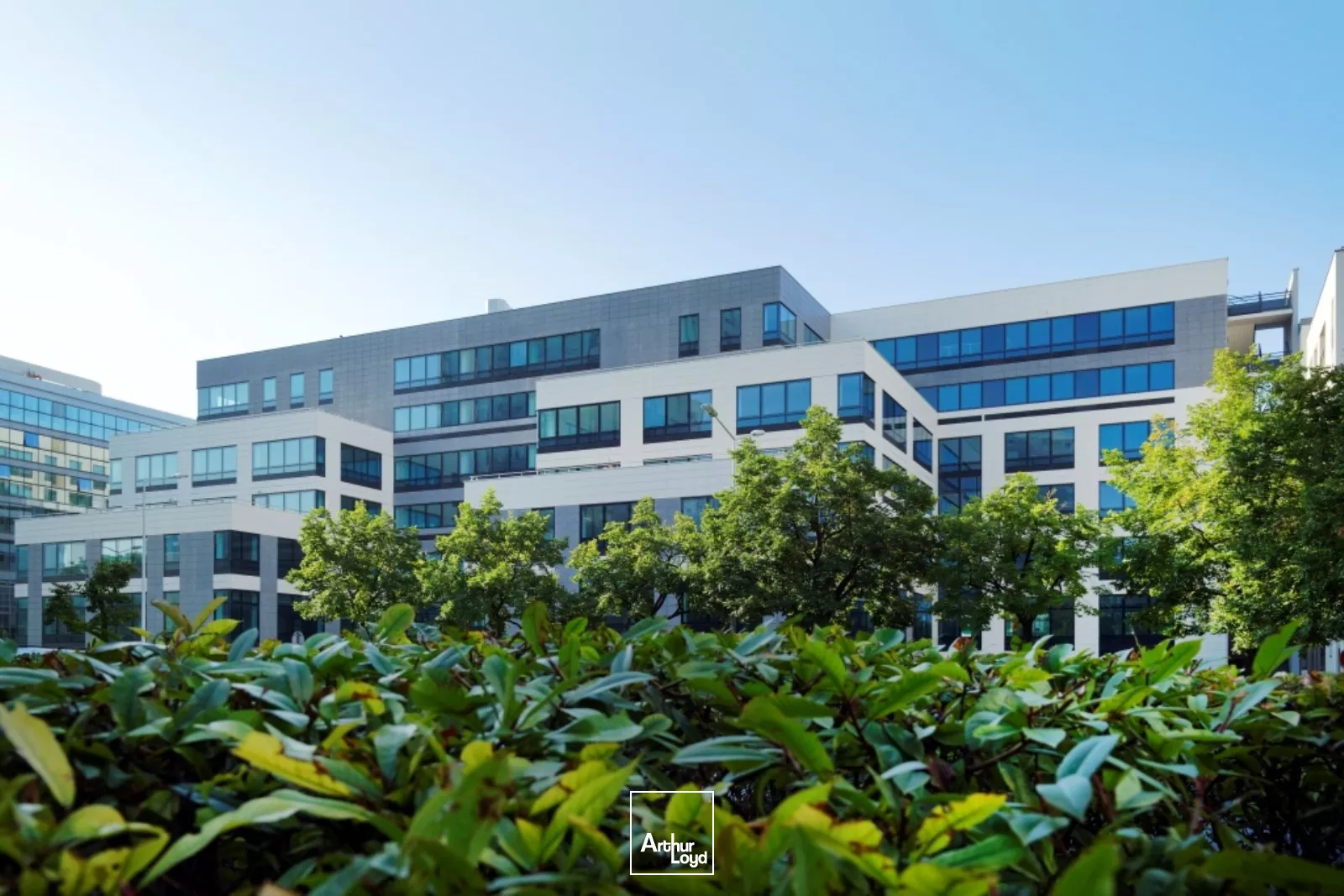 Bureaux à louer dans un cadre de travail moderne et fonctionnel - Immeuble neuf et serviciel - A proximité de la Défense
