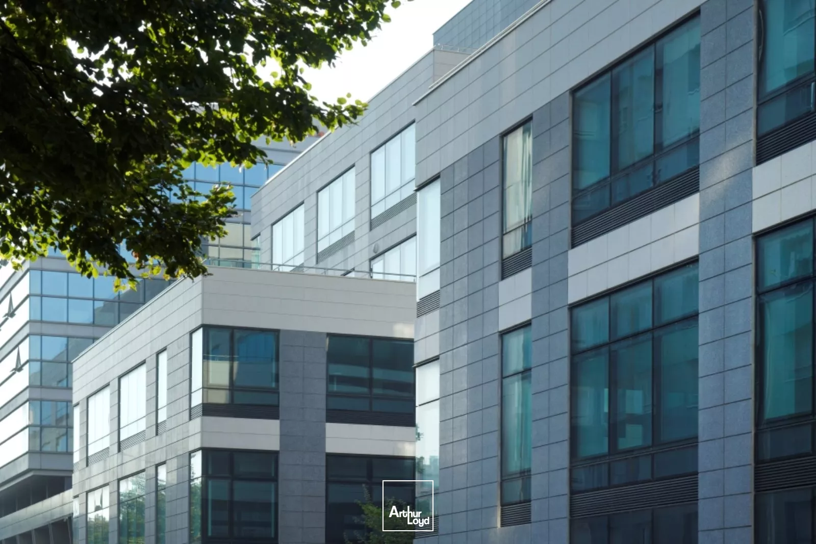 Bureaux à louer dans un cadre de travail moderne et fonctionnel - Immeuble neuf et serviciel - A proximité de la Défense