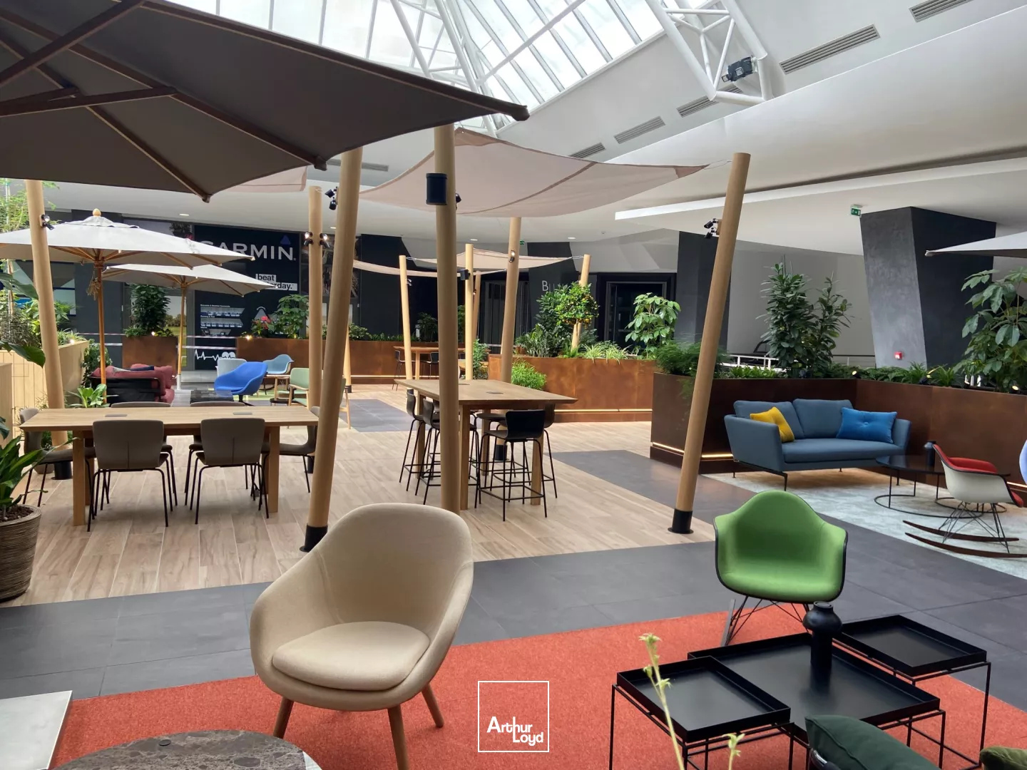 Bureaux rénovés à Nanterre - Nombreux services et prestations de qualité - Quais de Seine à proximité