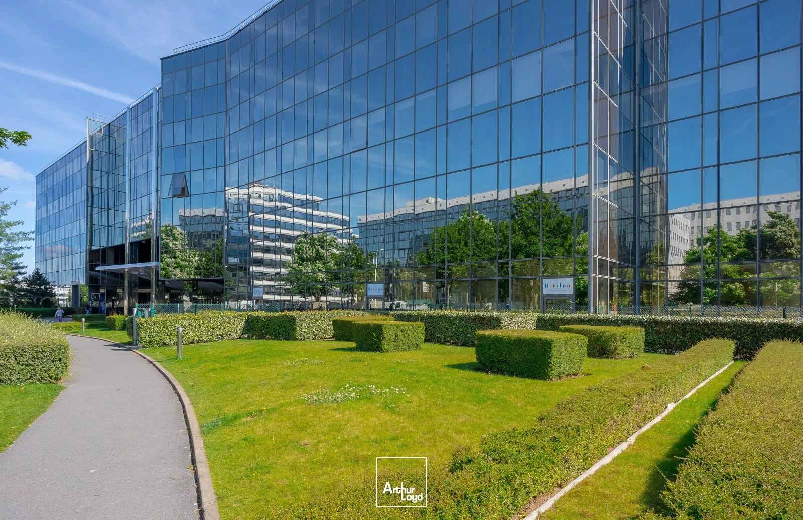 Bureaux rénovés à Nanterre - Nombreux services et prestations de qualité - Quais de Seine à proximité
