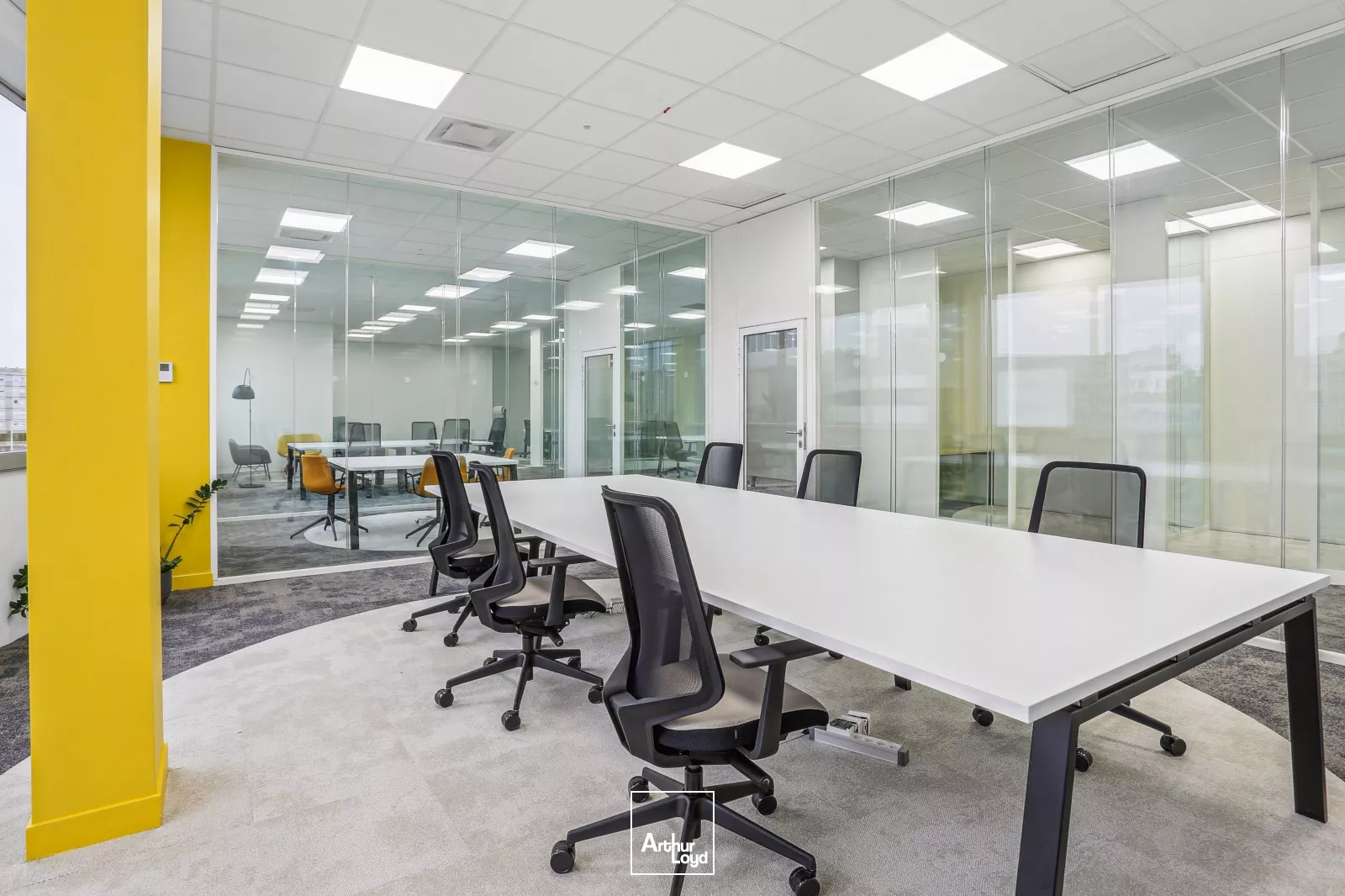 Bureaux rénovés à Nanterre - Nombreux services et prestations de qualité - Quais de Seine à proximité