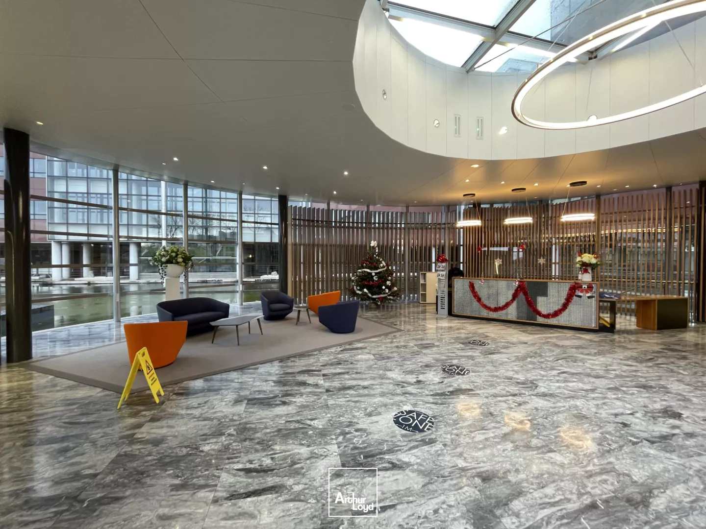 Bureaux lumineux à louer - Nombreux services - Berges de Seine 