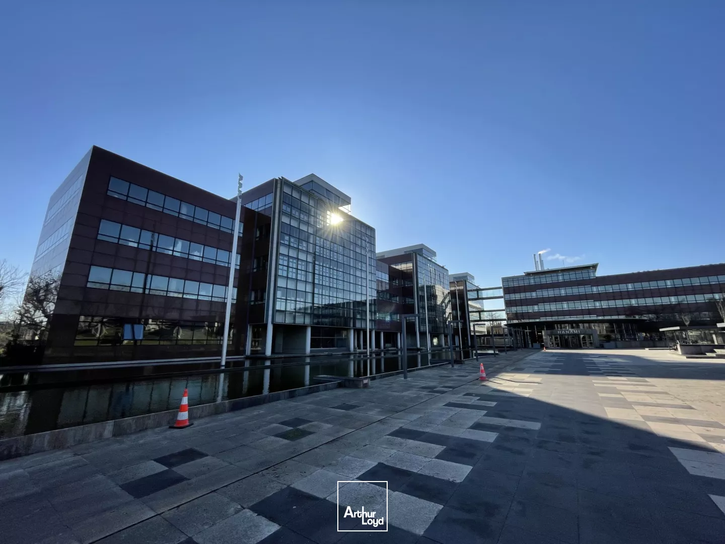 Bureaux lumineux à louer - Nombreux services - Berges de Seine 
