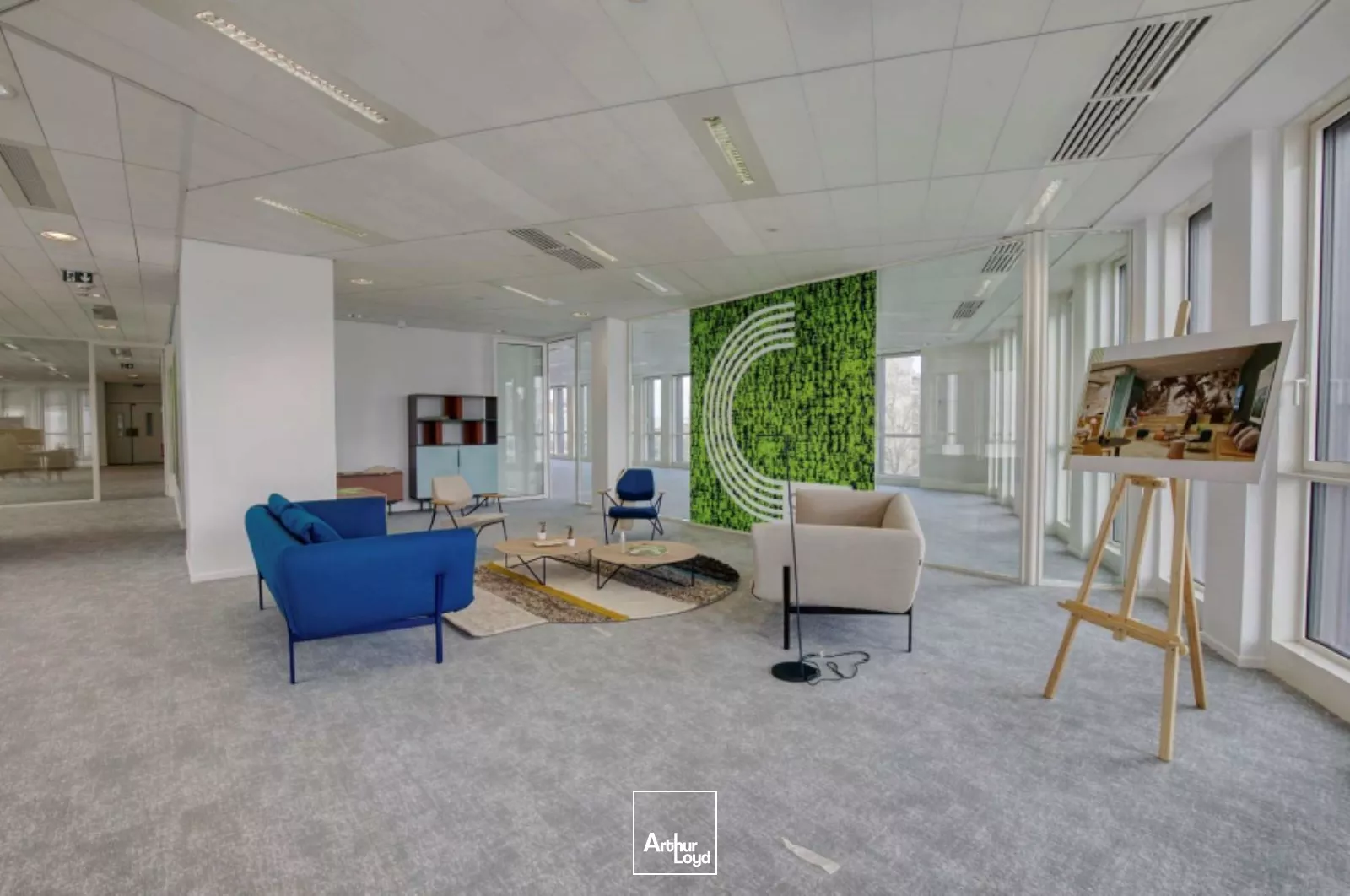 Bureaux rénovés avec jardin, à louer à Colombes