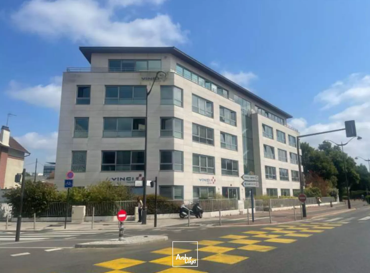 Bureaux proches du RER A, à louer, à Rueil-Malmaison
