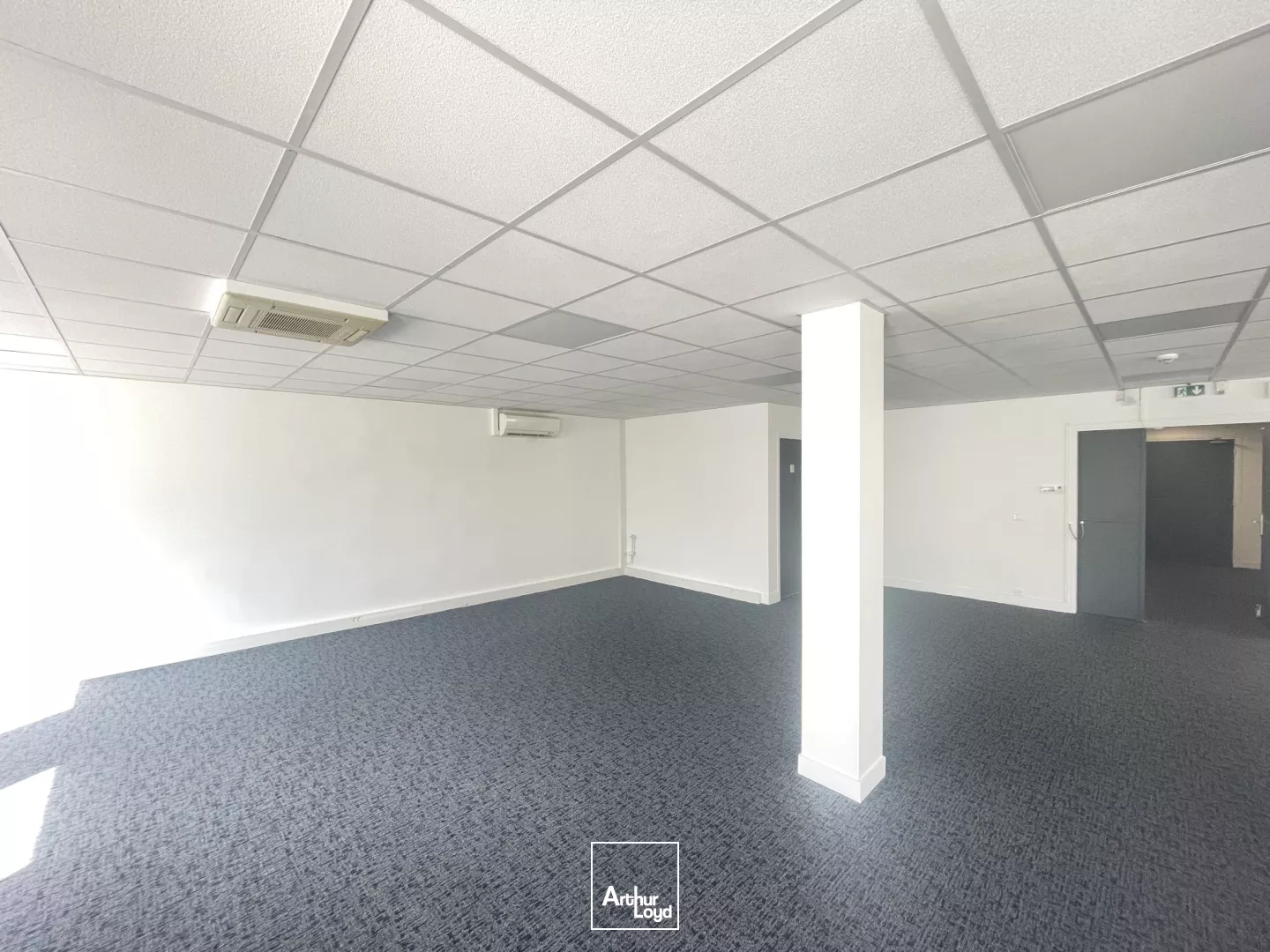 Bureaux rénovés à proximité de la Défense - Nombreux services