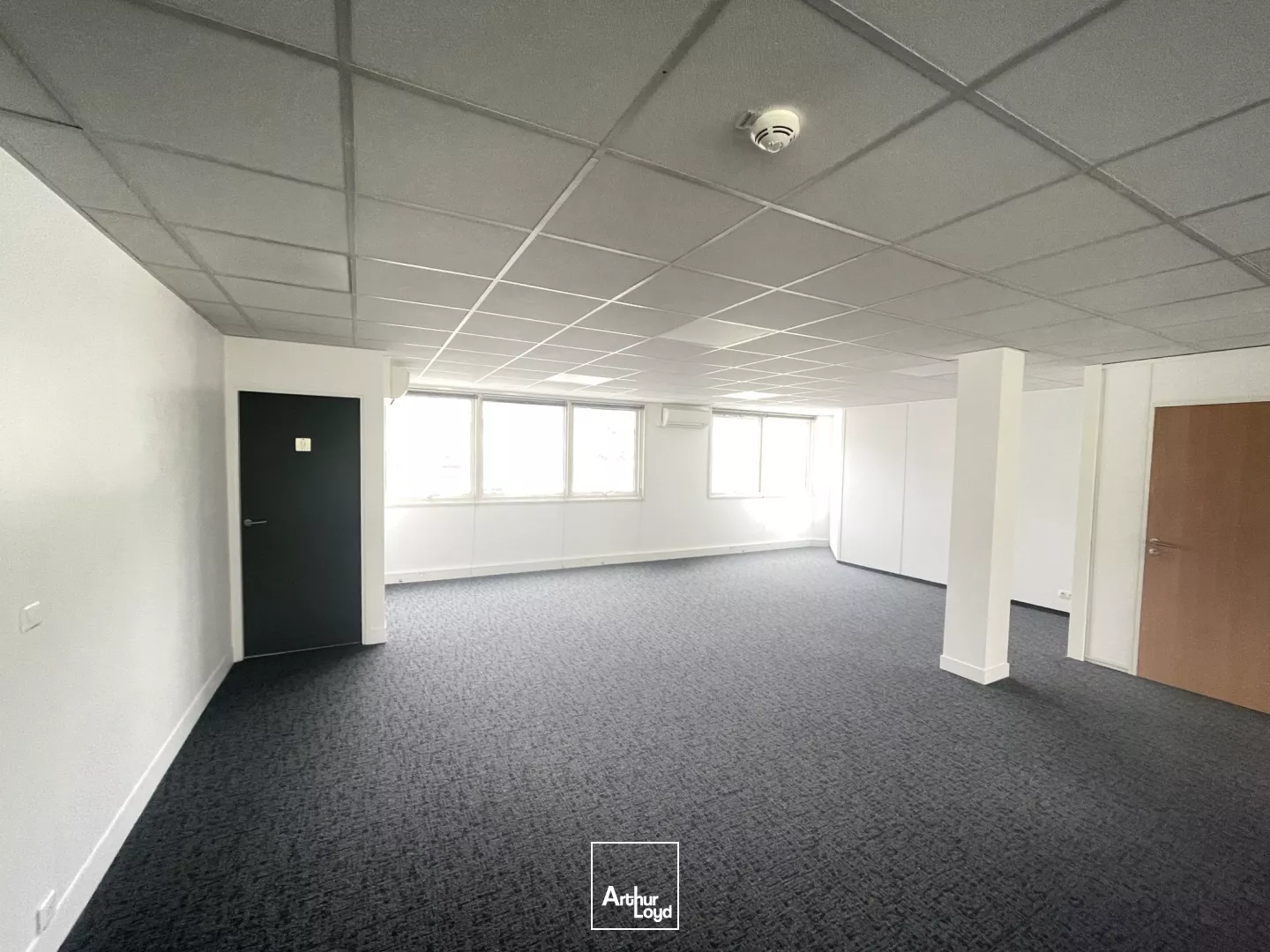 Bureaux rénovés à proximité de la Défense - Nombreux services