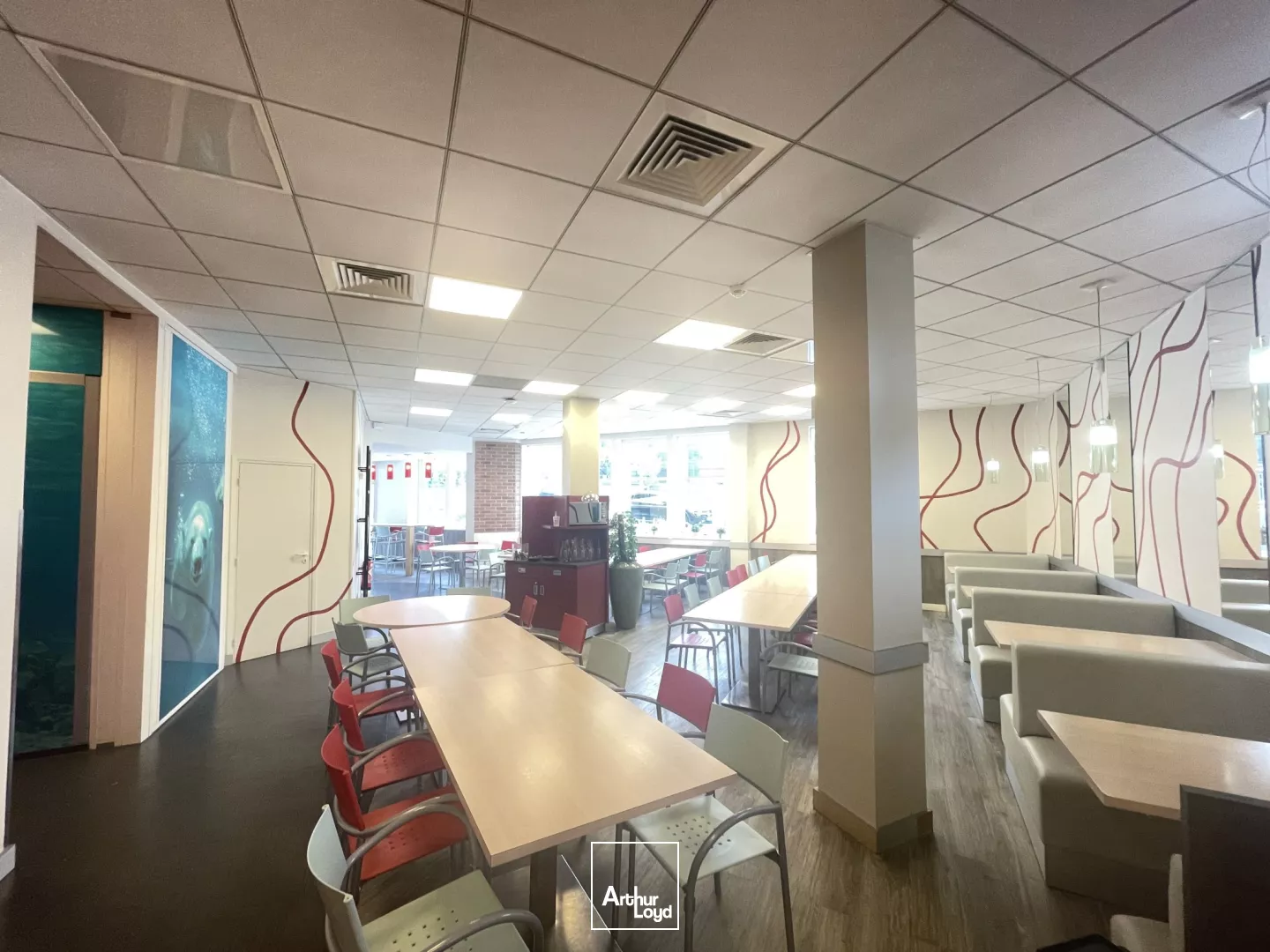 Bureaux rénovés à proximité de la Défense - Nombreux services