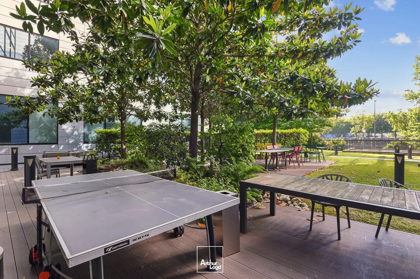 Asnières sur Seine - Vastes plateaux de bureaux ergonomiques et ultra-lumineux à louer - Immeuble serviciel de standing