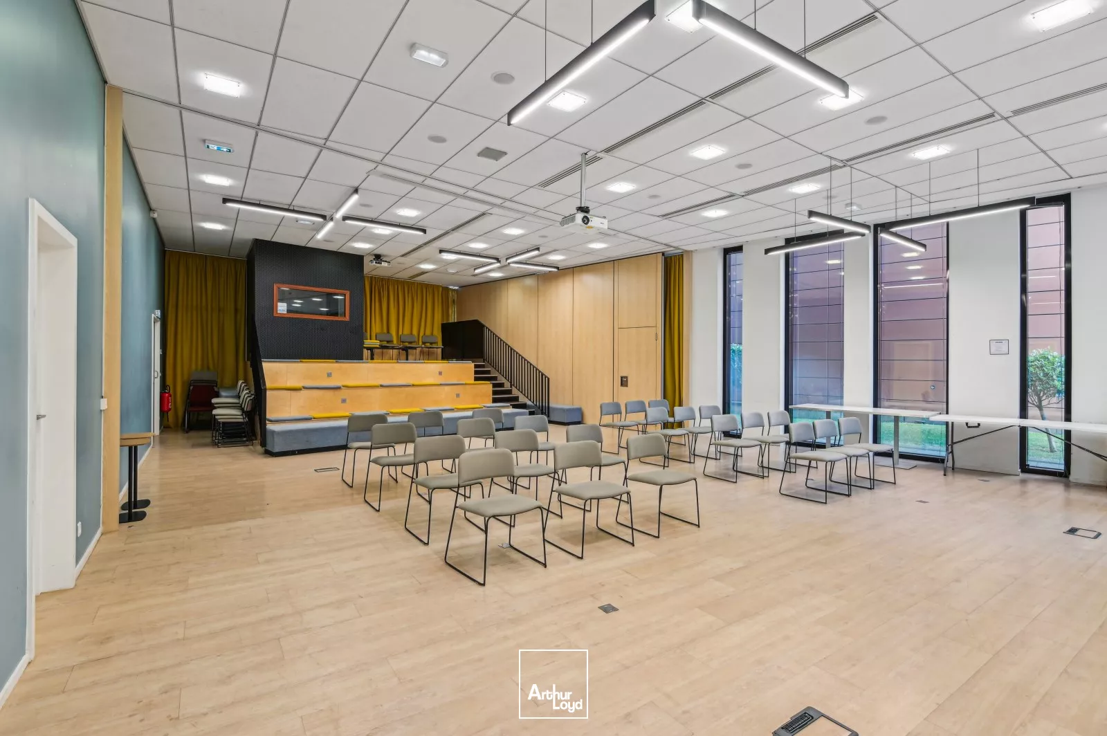 Asnières sur Seine - Vastes plateaux de bureaux ergonomiques et ultra-lumineux à louer - Immeuble serviciel de standing