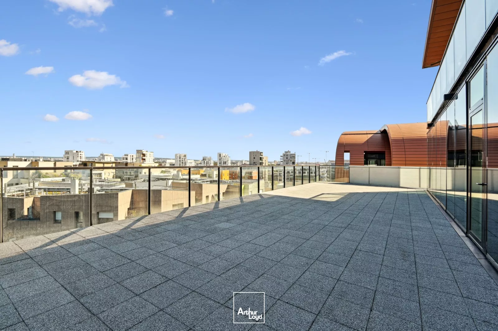 Asnières sur Seine - Vastes plateaux de bureaux ergonomiques et ultra-lumineux à louer - Immeuble serviciel de standing