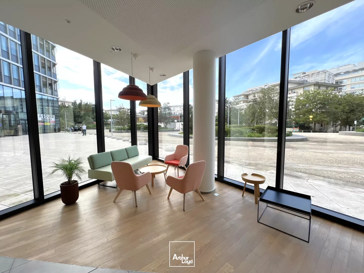 Bureaux labellisés et full services, proche du RER A, à Rueil Malmaison, 