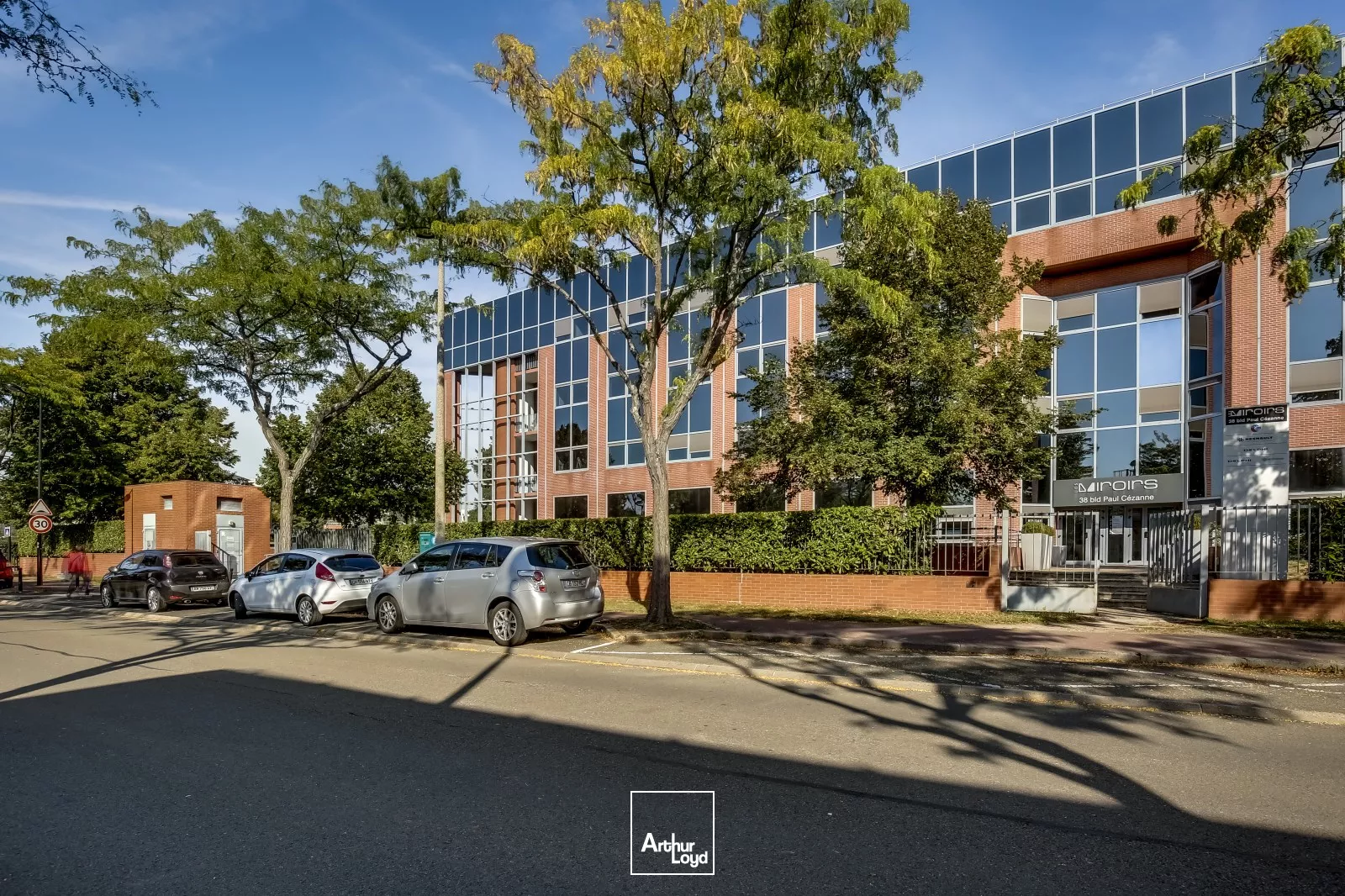 CENTRE VILLE DE SQY, Bureaux à Louer