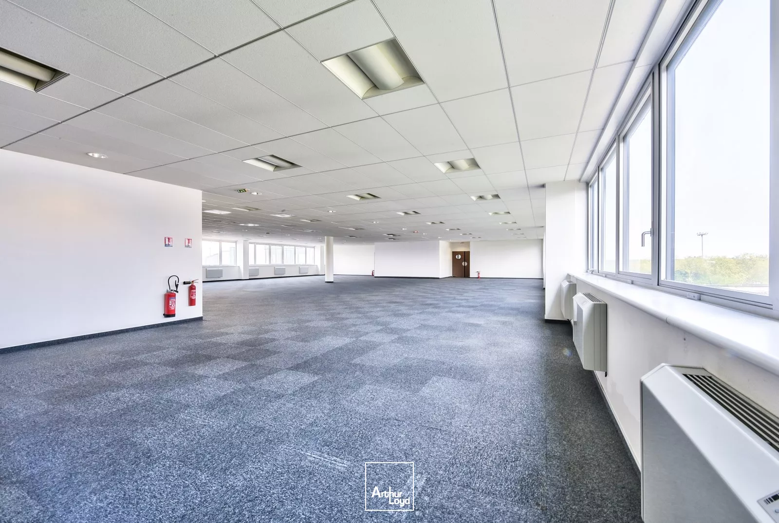 Bureaux à louer à MONTIGNY LE BRETONNEUX 78180