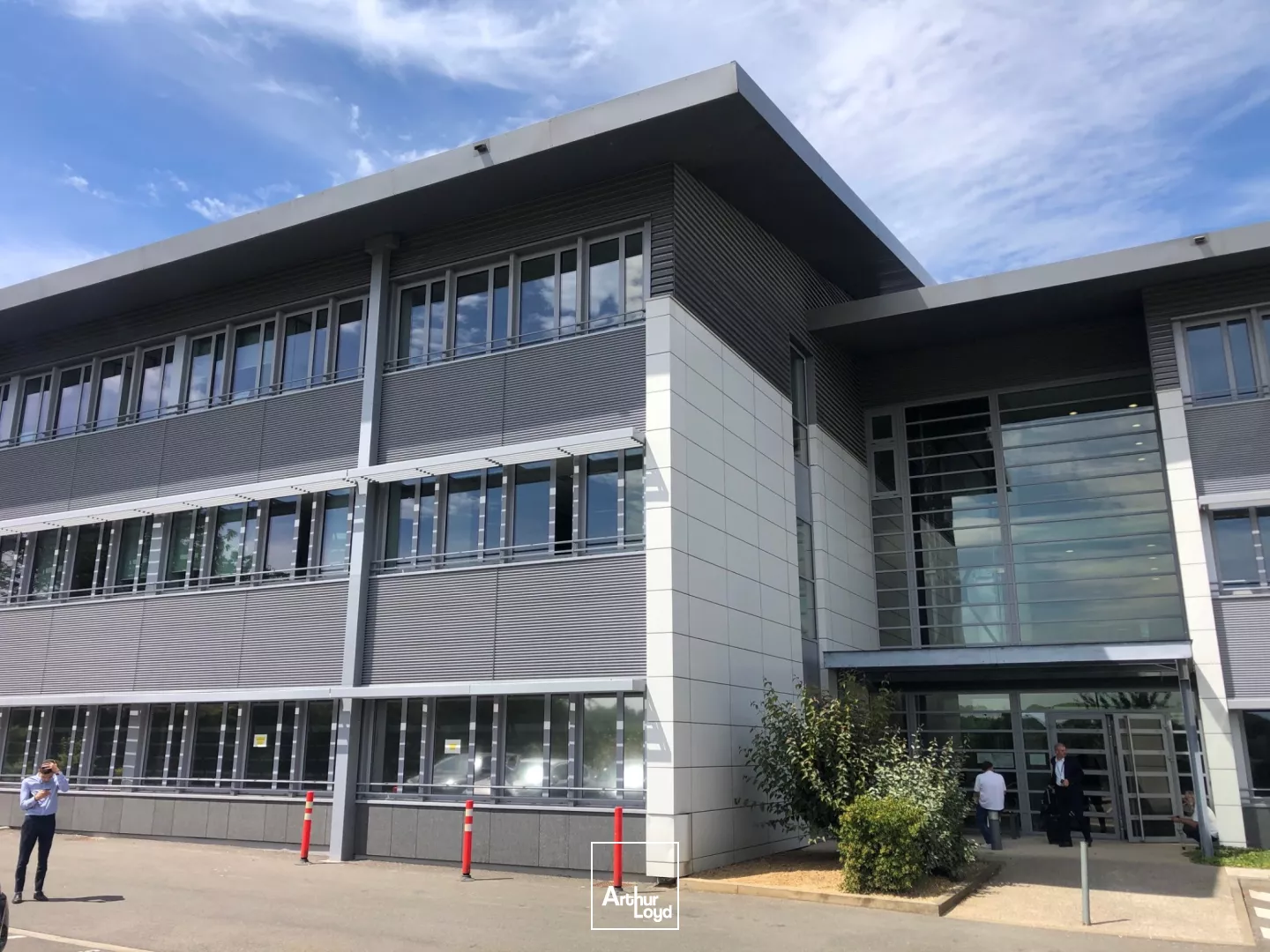 Bureaux à louer à Roissy - Immeuble Orion, 271 m² RDC & 318 m² 1er étage, BREEAM In Use Very Good, cadre paysager Golf