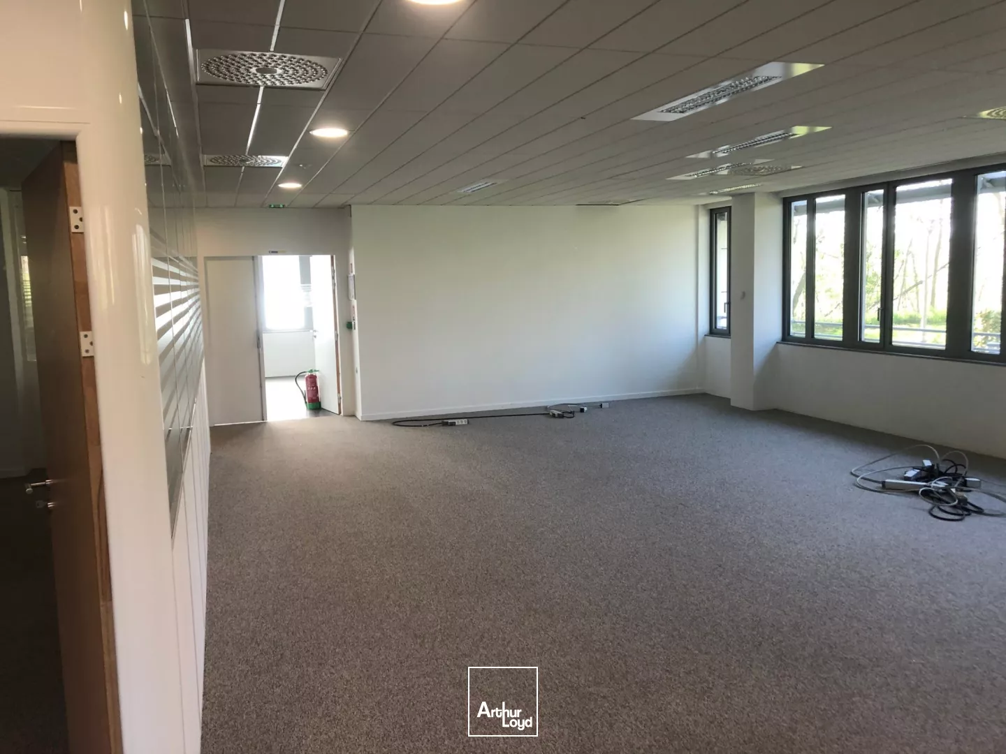 Bureaux à louer à Roissy - Immeuble Orion, 271 m² RDC & 318 m² 1er étage, BREEAM In Use Very Good, cadre paysager Golf