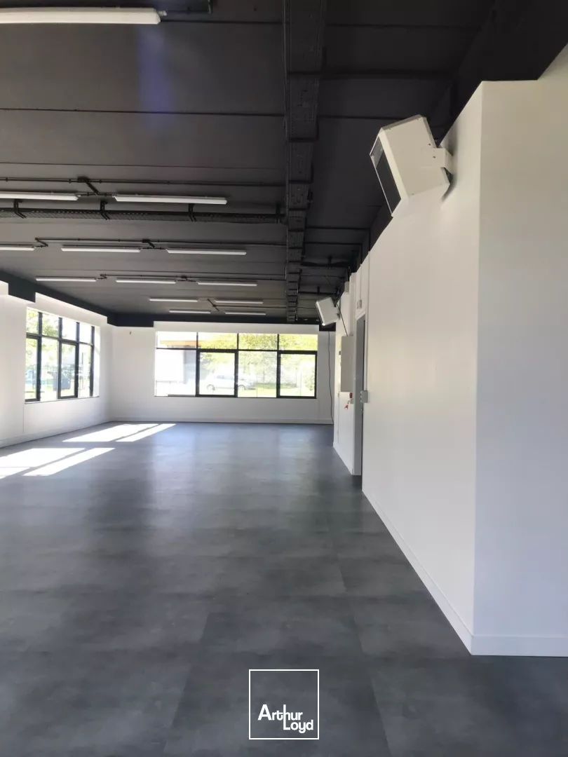 Locaux d'activité à louer à TRAPPES 78190