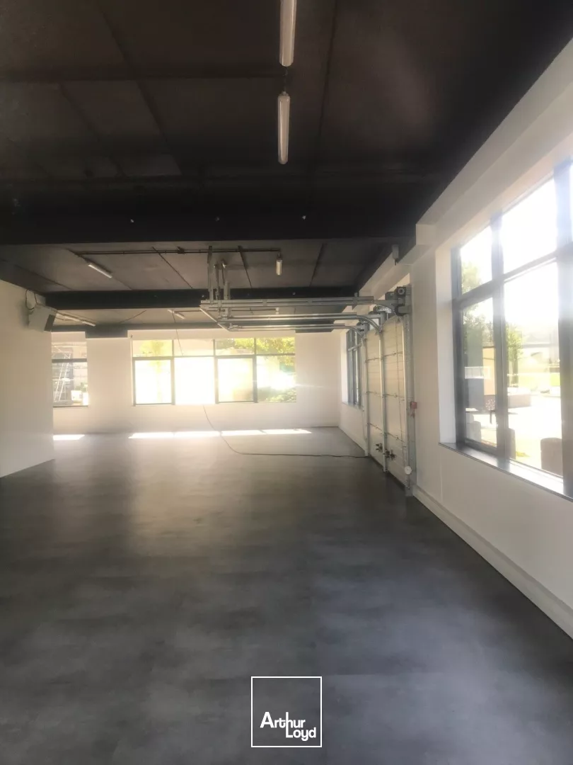 Locaux d'activité à louer à TRAPPES 78190