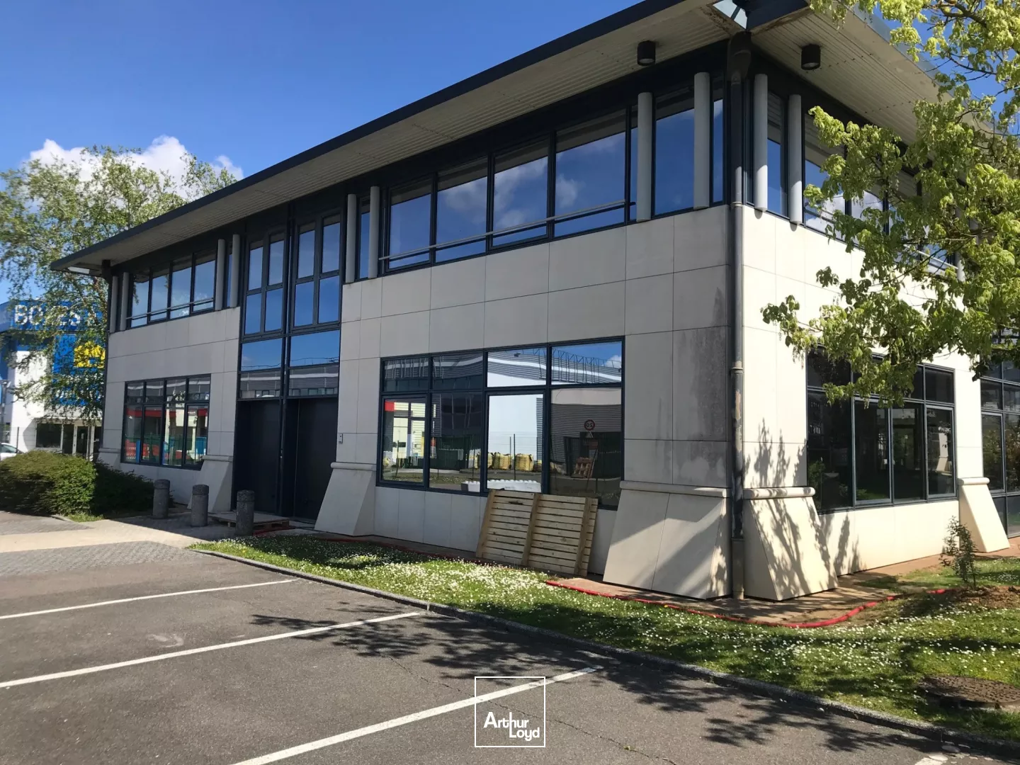 Locaux d'activité à louer à TRAPPES 78190