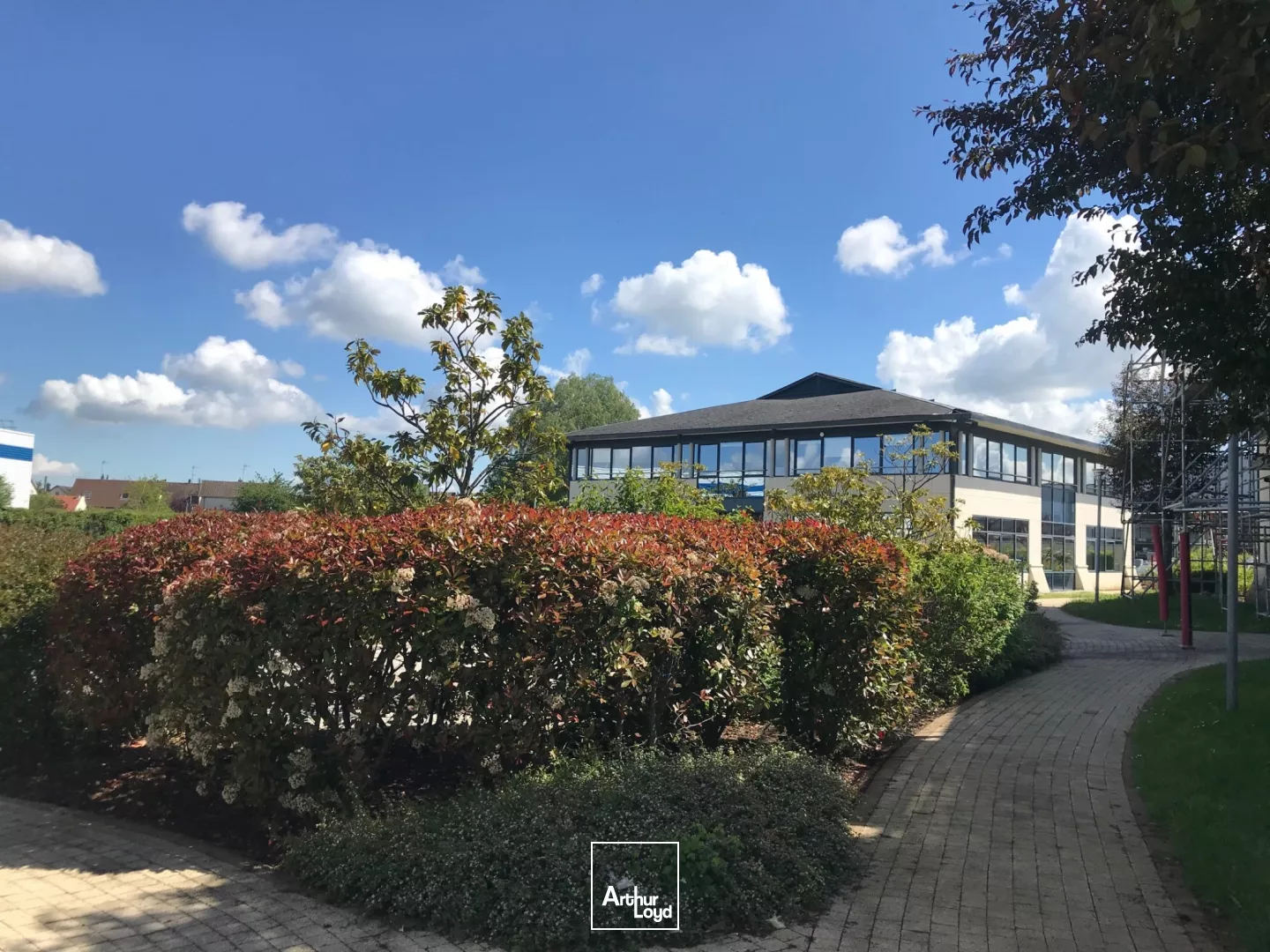 Locaux d'activité à louer à TRAPPES 78190