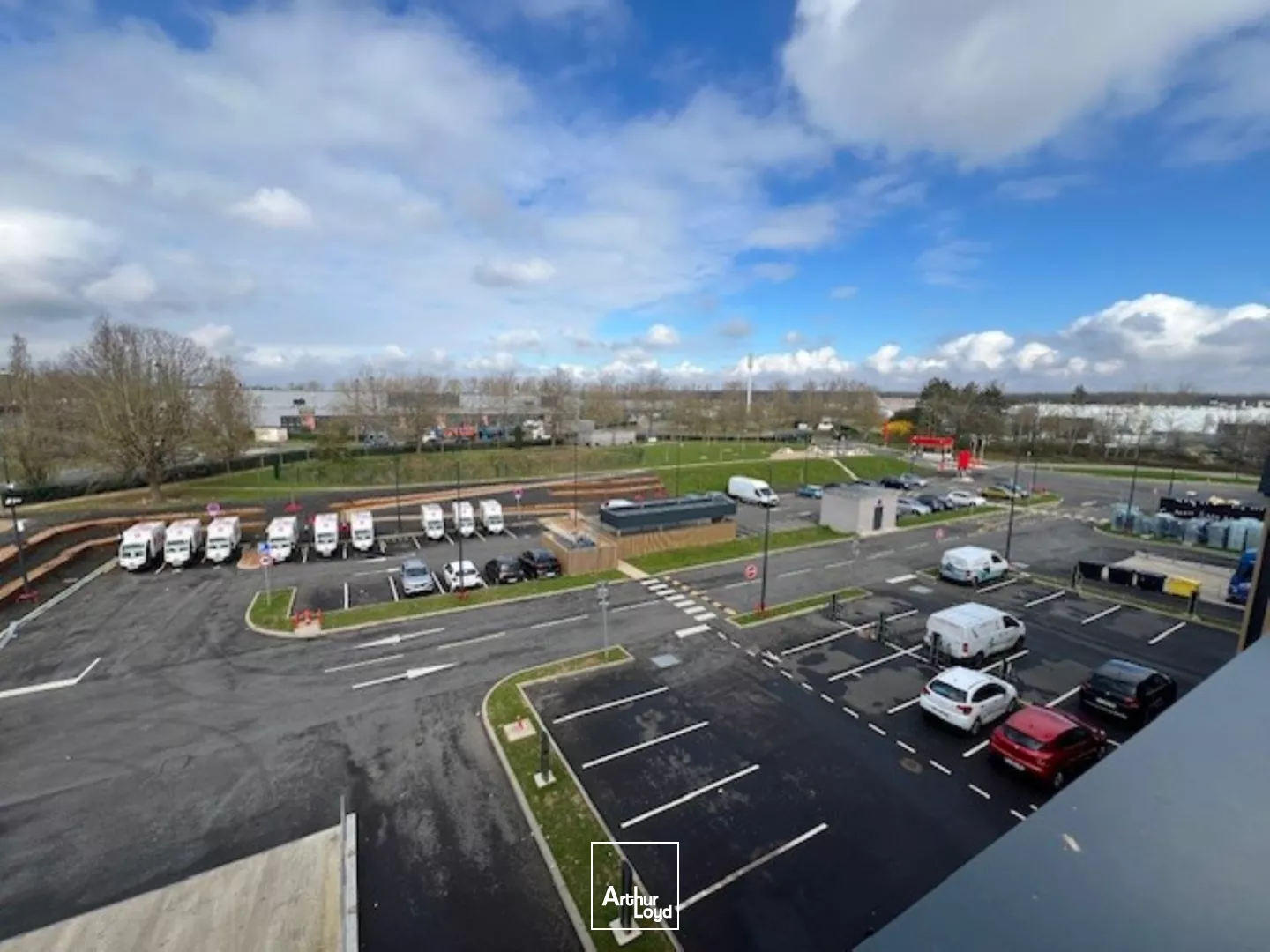 Locaux d'activité à louer à ELANCOURT 78990