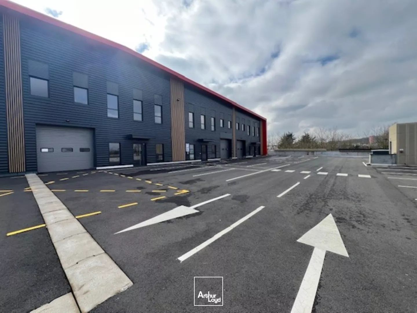 Locaux d'activité à louer à ELANCOURT 78990