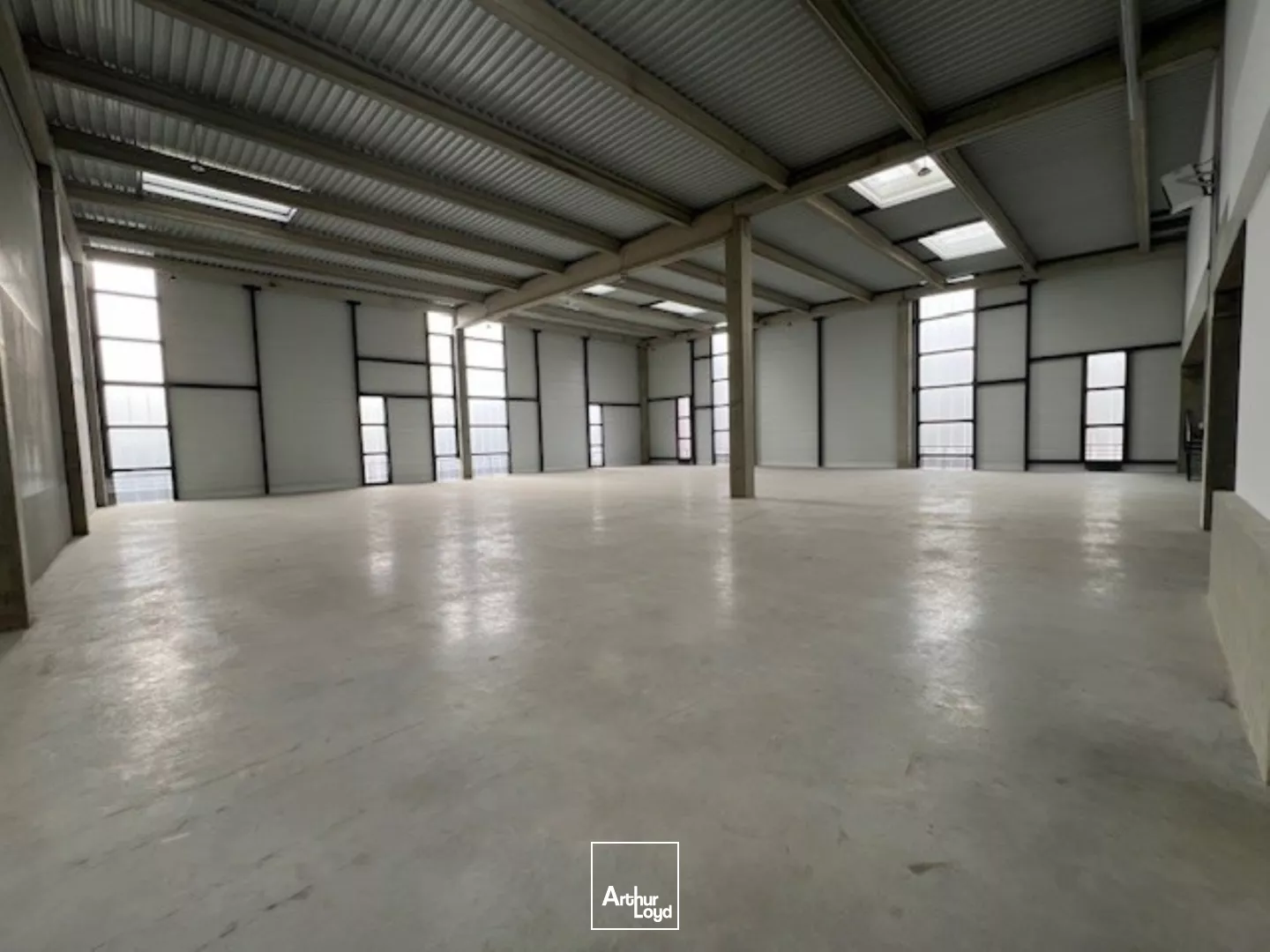 Locaux d'activité à louer à ELANCOURT 78990