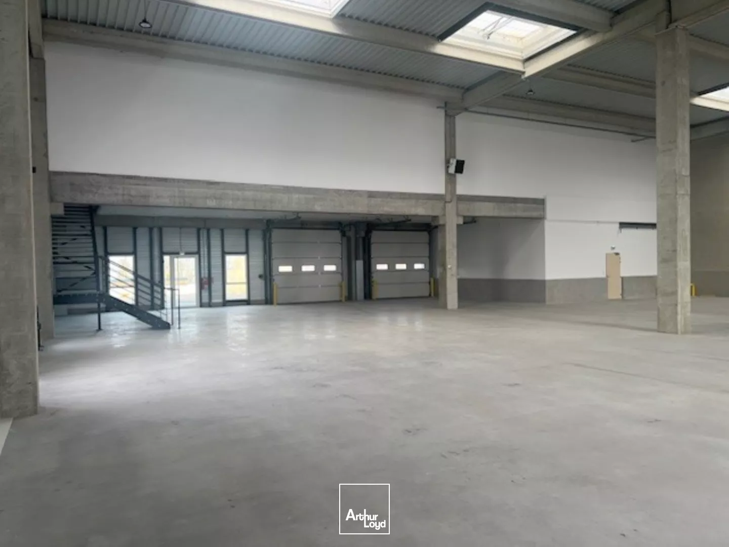 Locaux d'activité à louer à ELANCOURT 78990