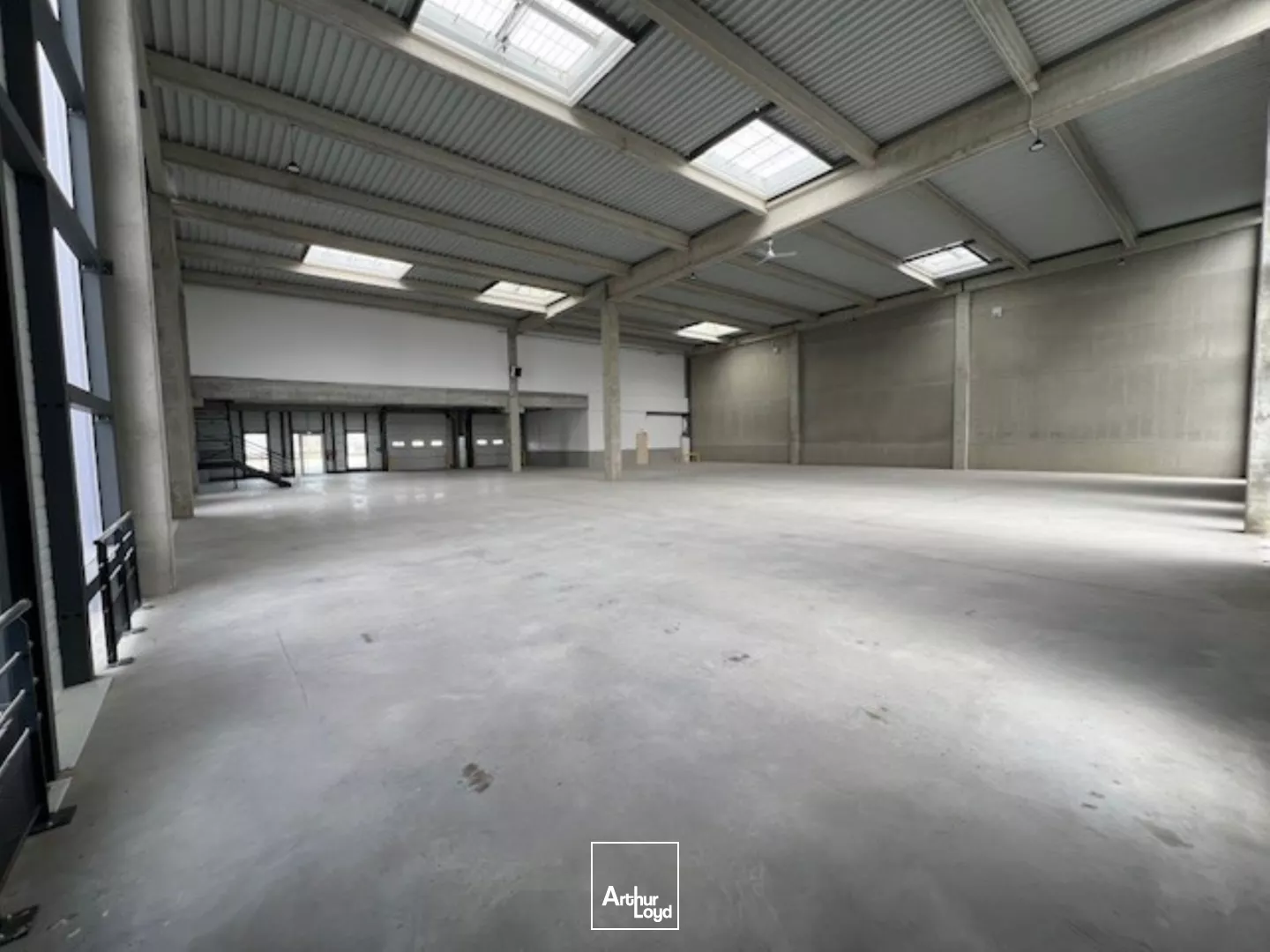 Locaux d'activité à louer à ELANCOURT 78990