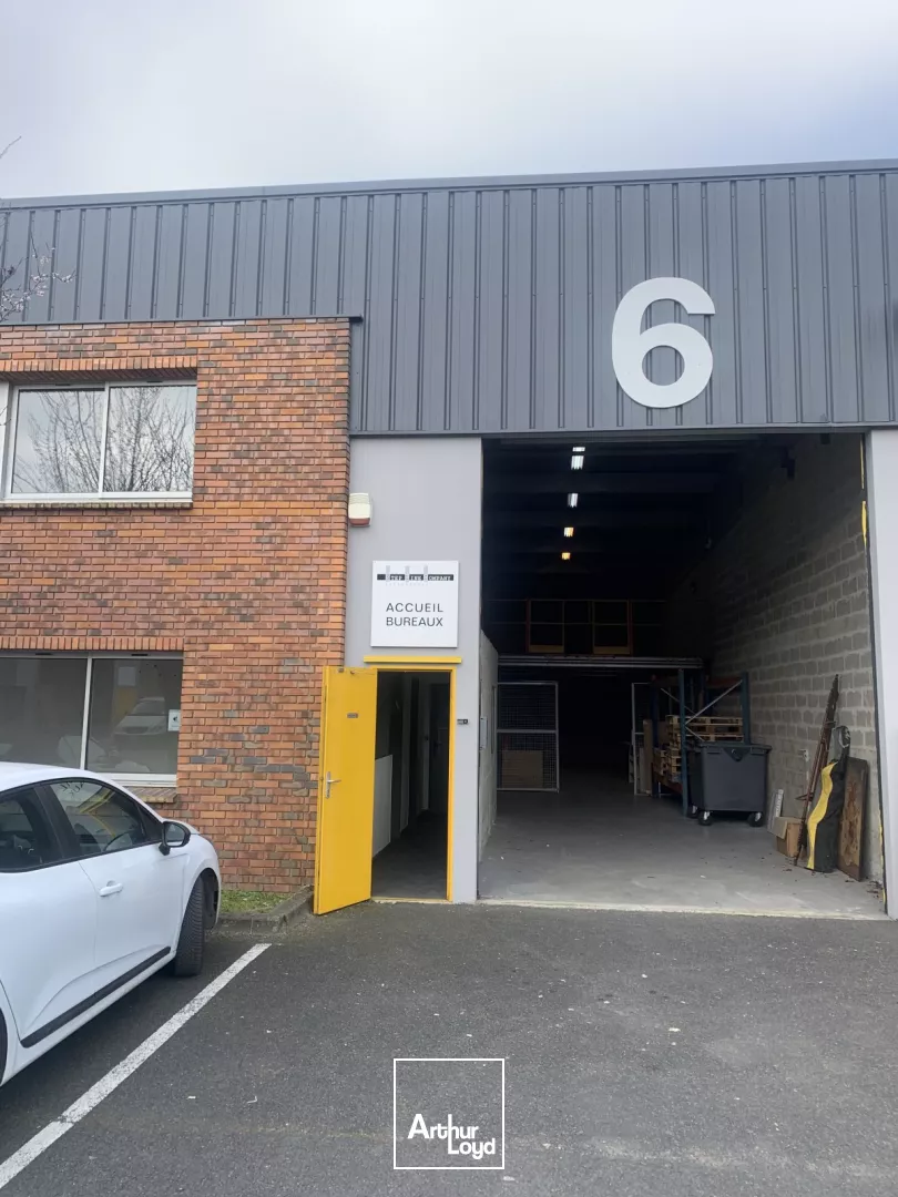 Locaux d'activités divisibles à louer 918 m² au Bourget - accès A1, RER B & CDG, adaptés poids lourds