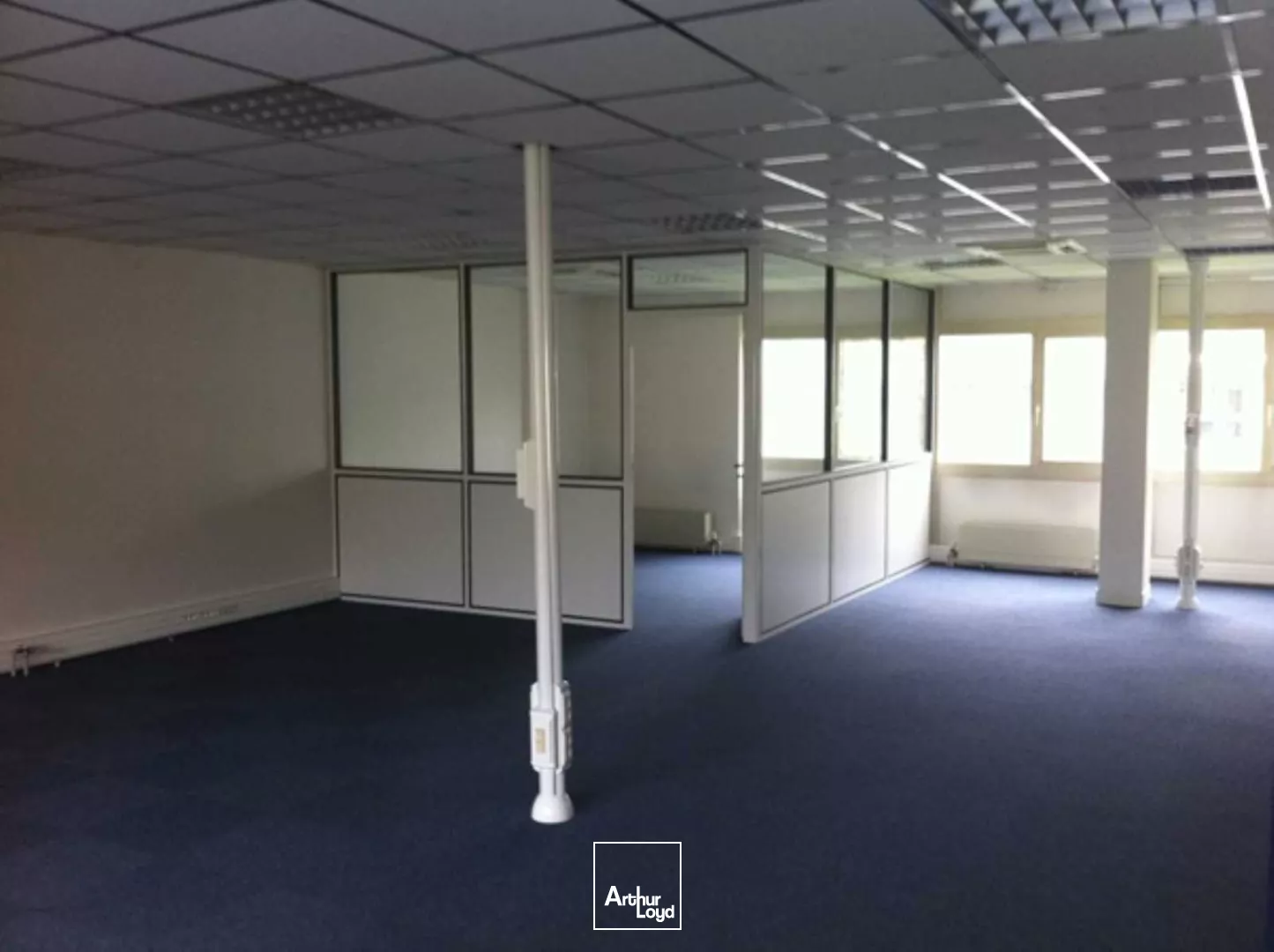 Activités et Bureaux à louer à LES ULIS 91940