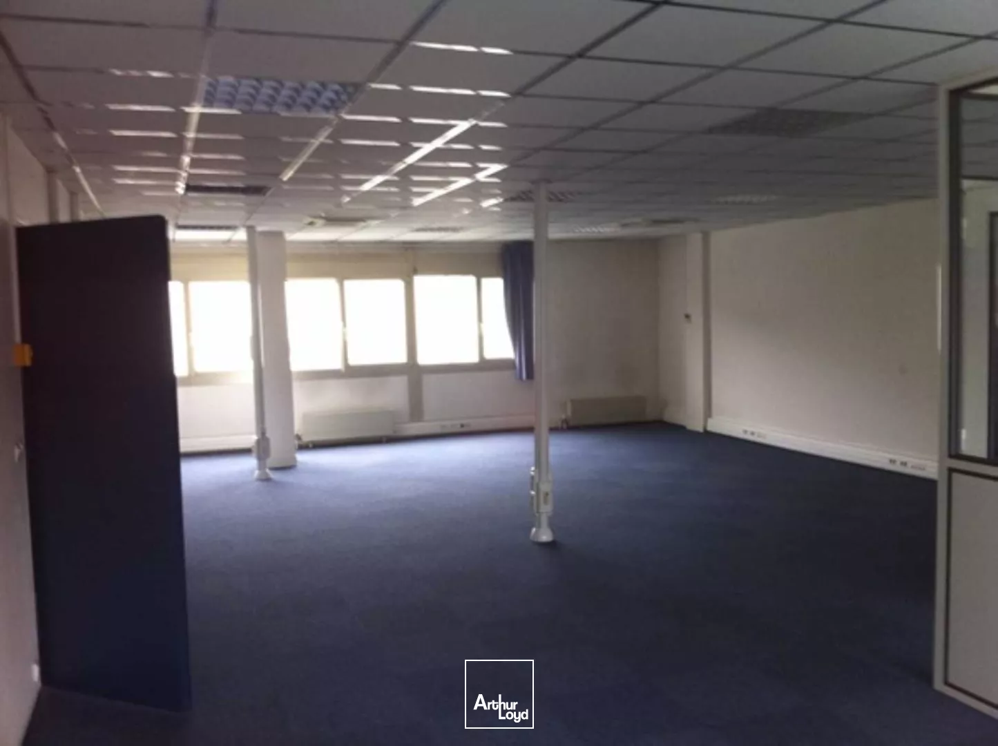 Activités et Bureaux à louer à LES ULIS 91940