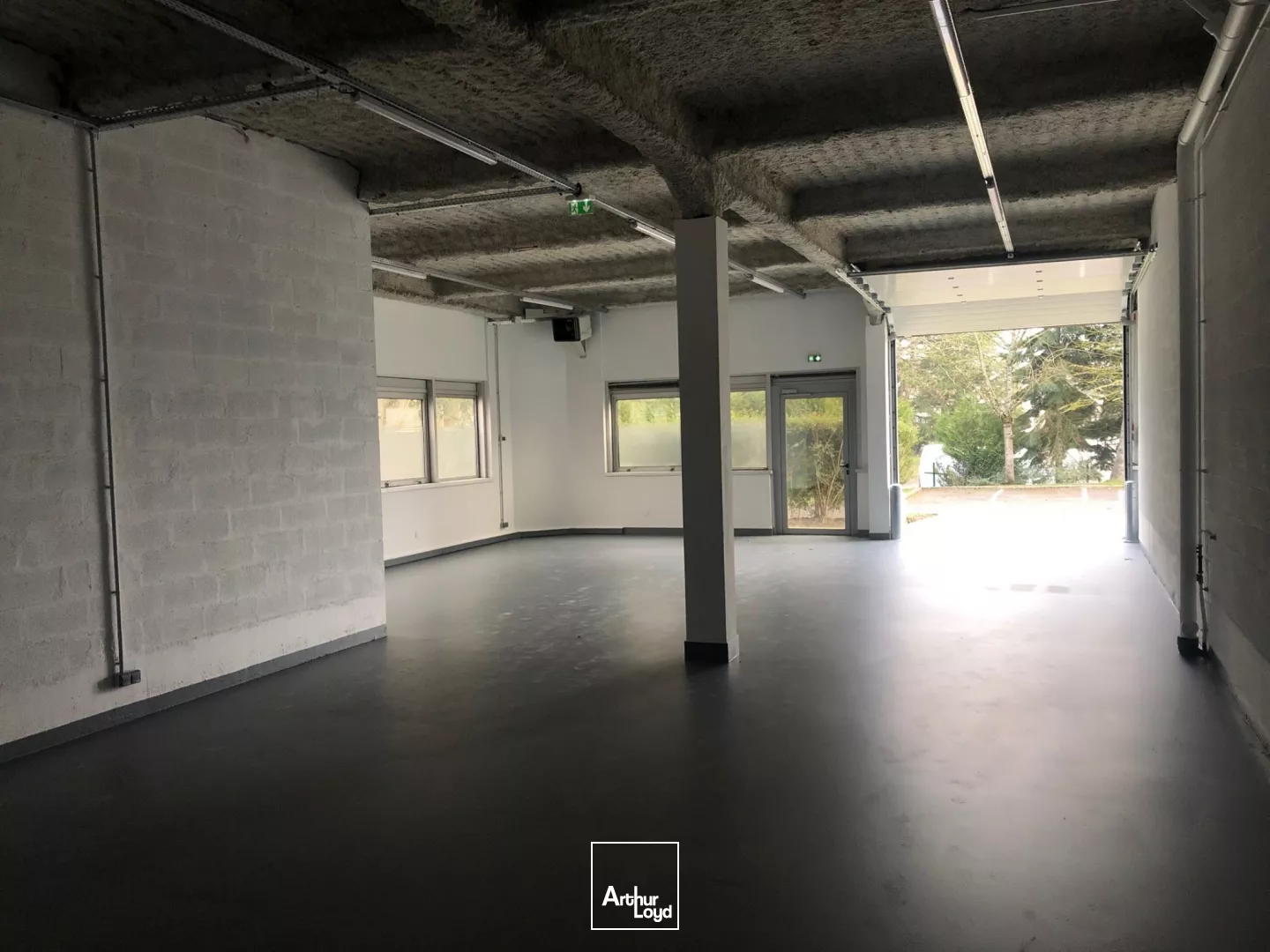 Activités et Bureaux à louer à LES ULIS 91940