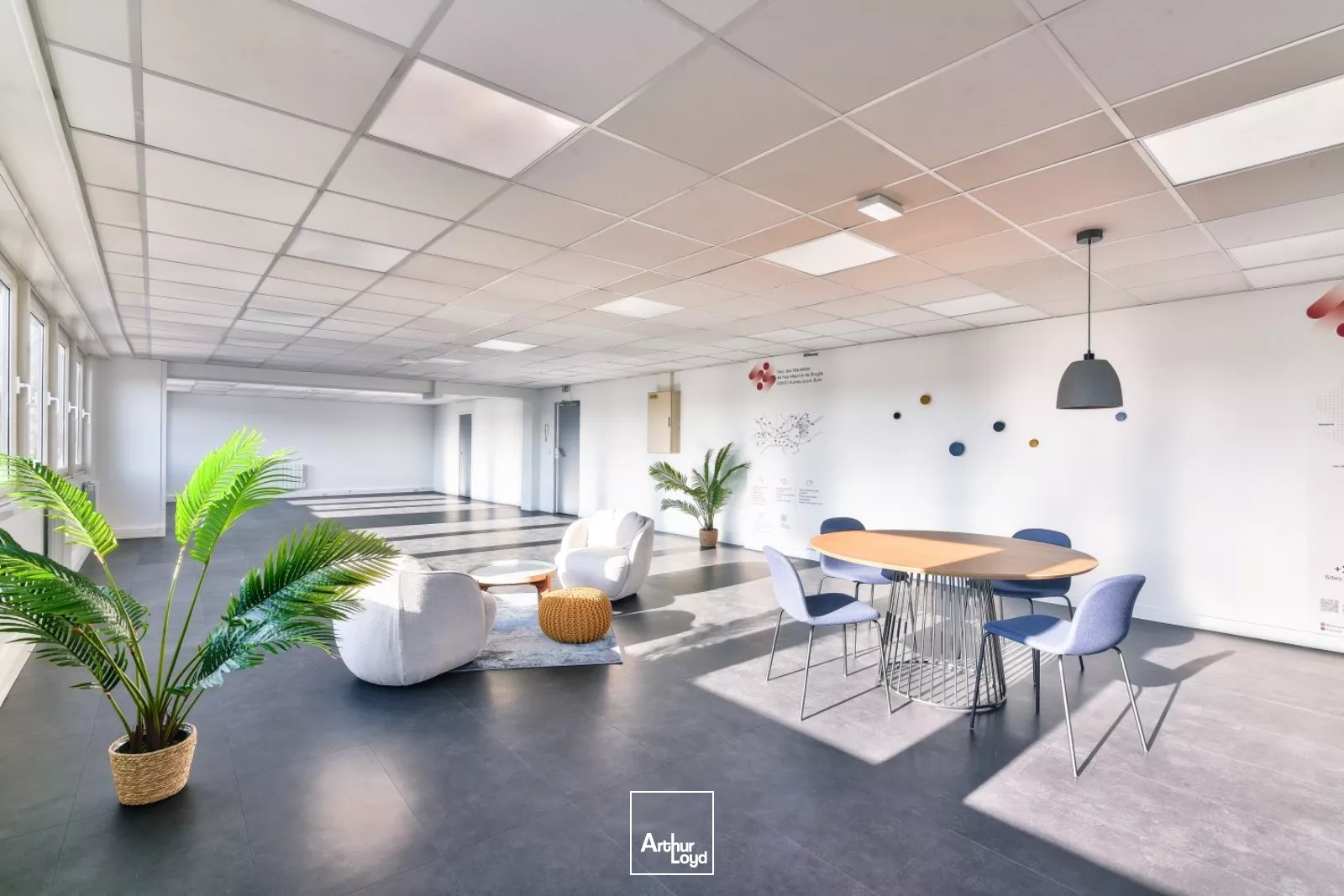 Locaux d'activité à louer - 2562 m² divisibles - Zone industrielle Mardelles Aulnay-sous-Bois - Accès A1/A3 - Paris-CDG